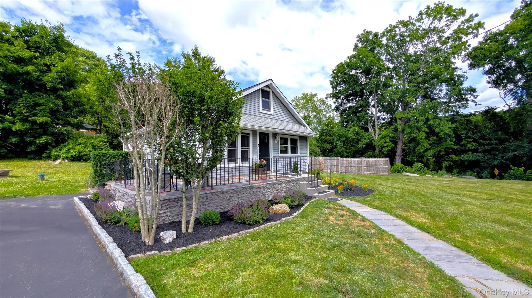 26 Roslyn Road, Kent, NY, 2 Bedrooms Bedrooms, 5 Rooms Rooms,1 BathroomBathrooms,Residential,For Rent,Roslyn,0,1006627 26 Roslyn Road, Kent, NY, 2 Bedrooms Bedrooms, 5 Rooms Rooms,1 BathroomBathrooms,Residential,For Rent,Roslyn,0,1006627