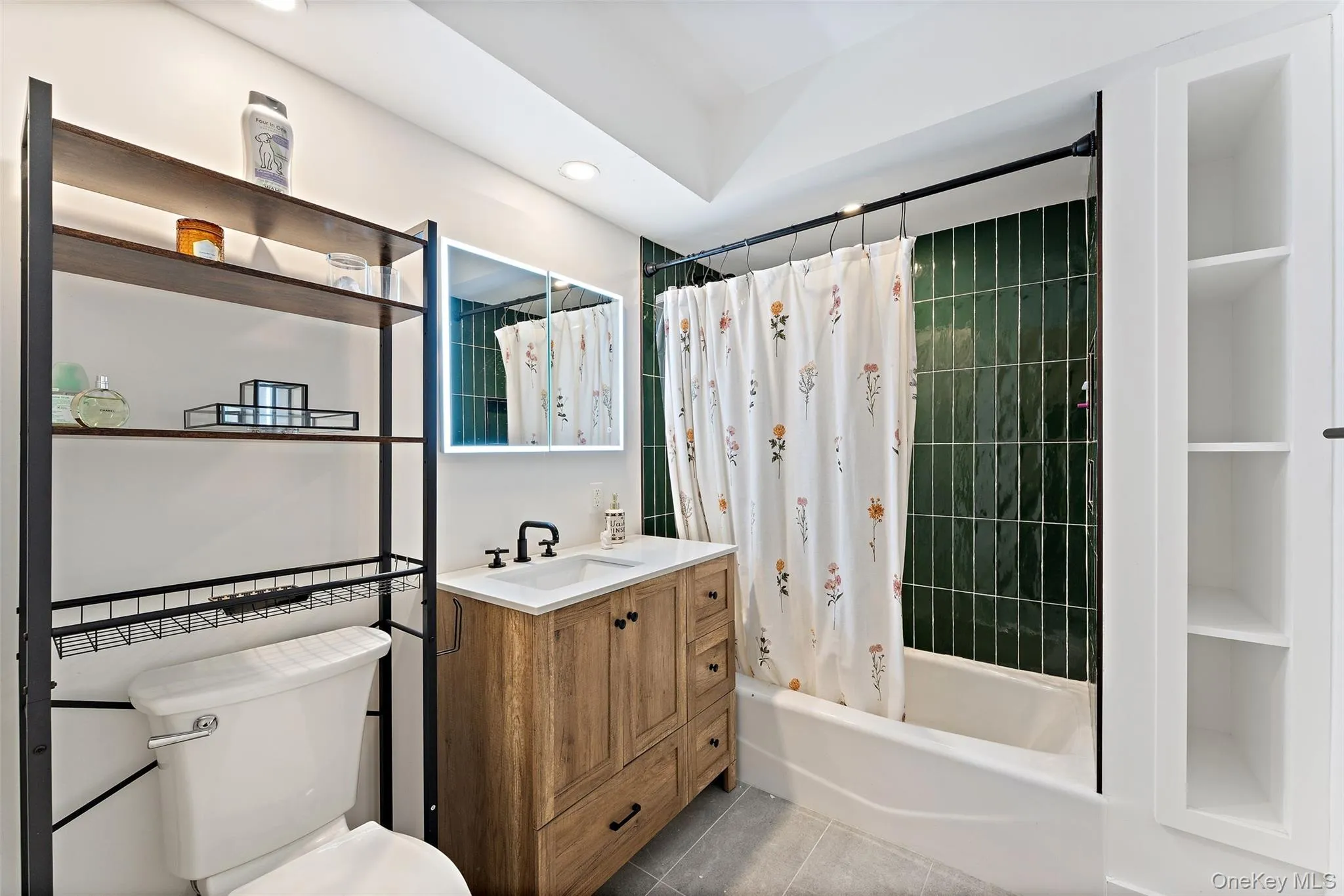 412 Benedict Avenue, Greenburgh, NY, 2 Bedrooms Bedrooms, 5 Rooms Rooms,2 BathroomsBathrooms,Residential,For Rent,Benedict,0,1006630 412 Benedict Avenue, Greenburgh, NY, 2 Bedrooms Bedrooms, 5 Rooms Rooms,2 BathroomsBathrooms,Residential,For Rent,Benedict,0,1006630