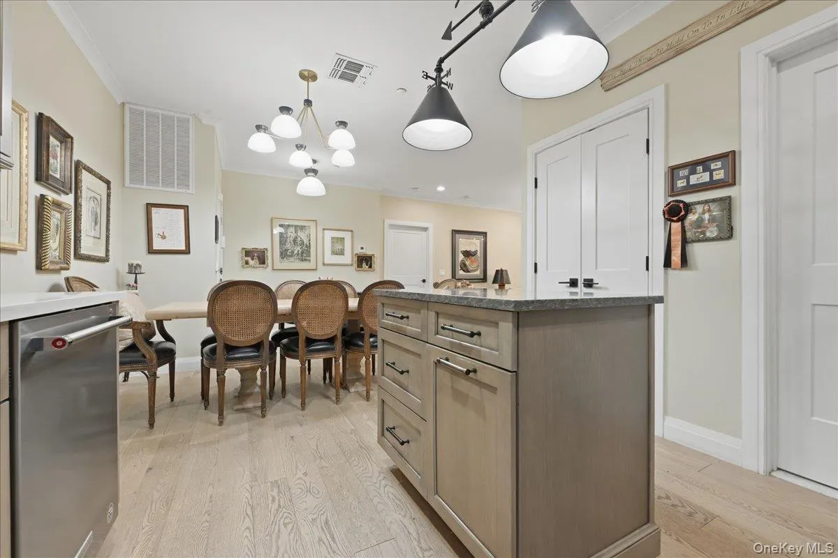 15103 Aspenwood Drive, Oyster Bay, NY, 2 Bedrooms Bedrooms, 5 Rooms Rooms,2 BathroomsBathrooms,Residential,For Rent,Aspenwood,0,1006637 15103 Aspenwood Drive, Oyster Bay, NY, 2 Bedrooms Bedrooms, 5 Rooms Rooms,2 BathroomsBathrooms,Residential,For Rent,Aspenwood,0,1006637