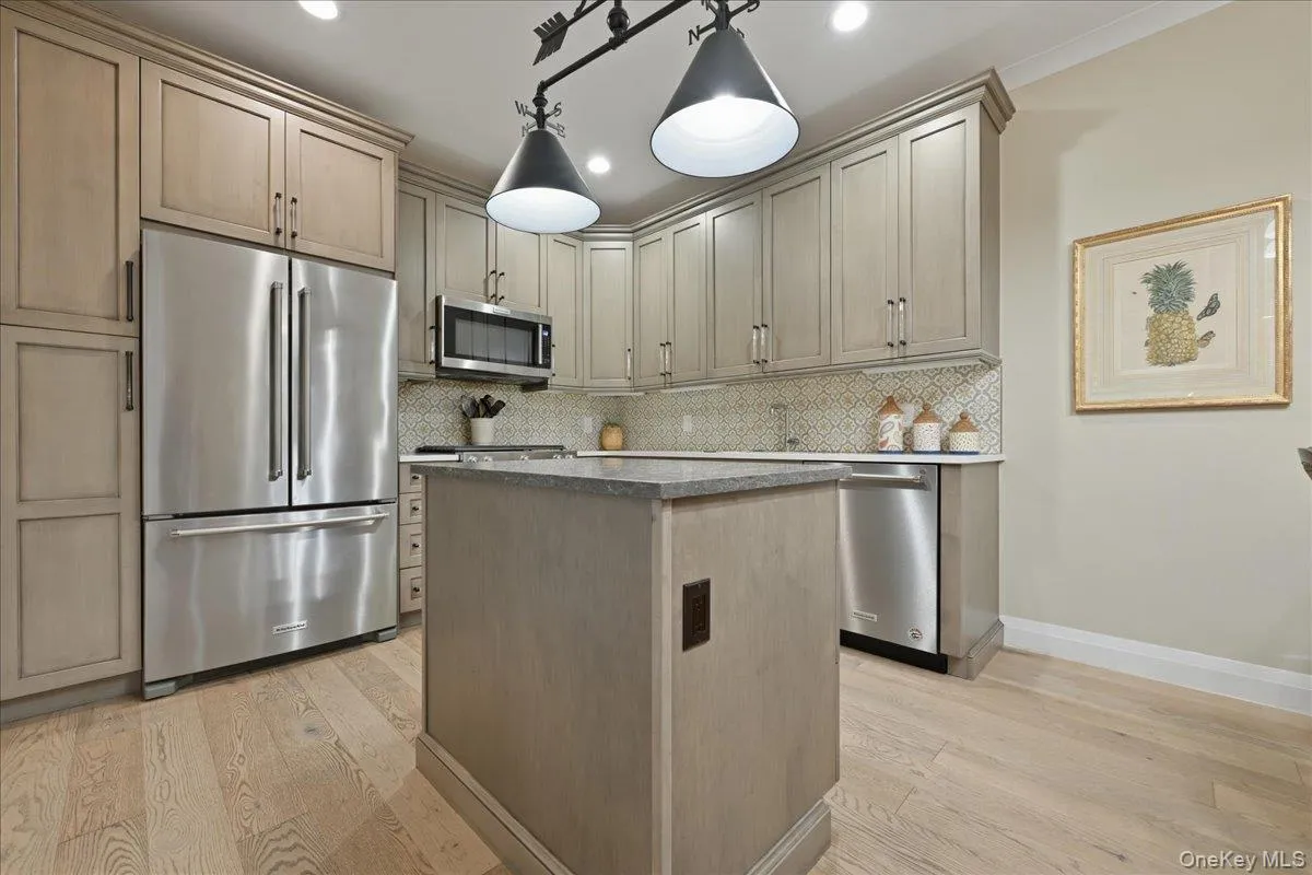 15103 Aspenwood Drive, Oyster Bay, NY, 2 Bedrooms Bedrooms, 5 Rooms Rooms,2 BathroomsBathrooms,Residential,For Rent,Aspenwood,0,1006637 15103 Aspenwood Drive, Oyster Bay, NY, 2 Bedrooms Bedrooms, 5 Rooms Rooms,2 BathroomsBathrooms,Residential,For Rent,Aspenwood,0,1006637