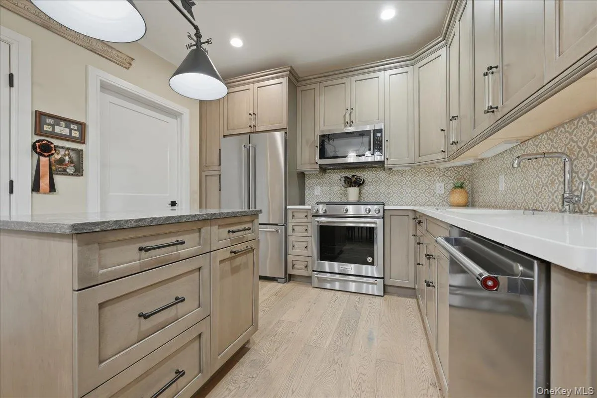 15103 Aspenwood Drive, Oyster Bay, NY, 2 Bedrooms Bedrooms, 5 Rooms Rooms,2 BathroomsBathrooms,Residential,For Rent,Aspenwood,0,1006637 15103 Aspenwood Drive, Oyster Bay, NY, 2 Bedrooms Bedrooms, 5 Rooms Rooms,2 BathroomsBathrooms,Residential,For Rent,Aspenwood,0,1006637