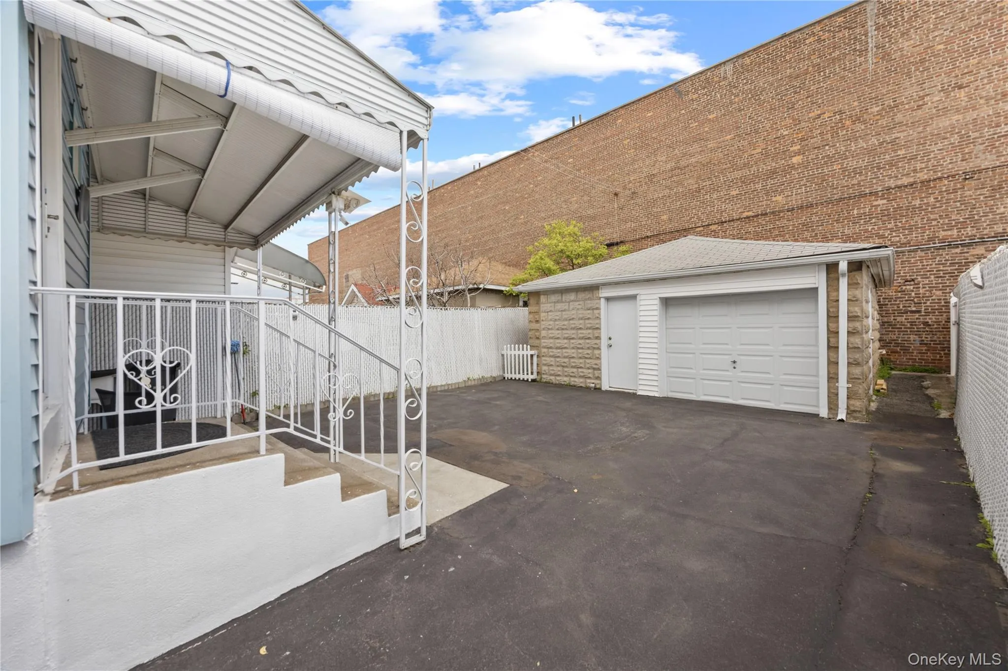1034 Revere Avenue, New York, NY, 3 Bedrooms Bedrooms, 6 Rooms Rooms,1 BathroomBathrooms,Residential,For Rent,Revere,0,1006640 1034 Revere Avenue, New York, NY, 3 Bedrooms Bedrooms, 6 Rooms Rooms,1 BathroomBathrooms,Residential,For Rent,Revere,0,1006640