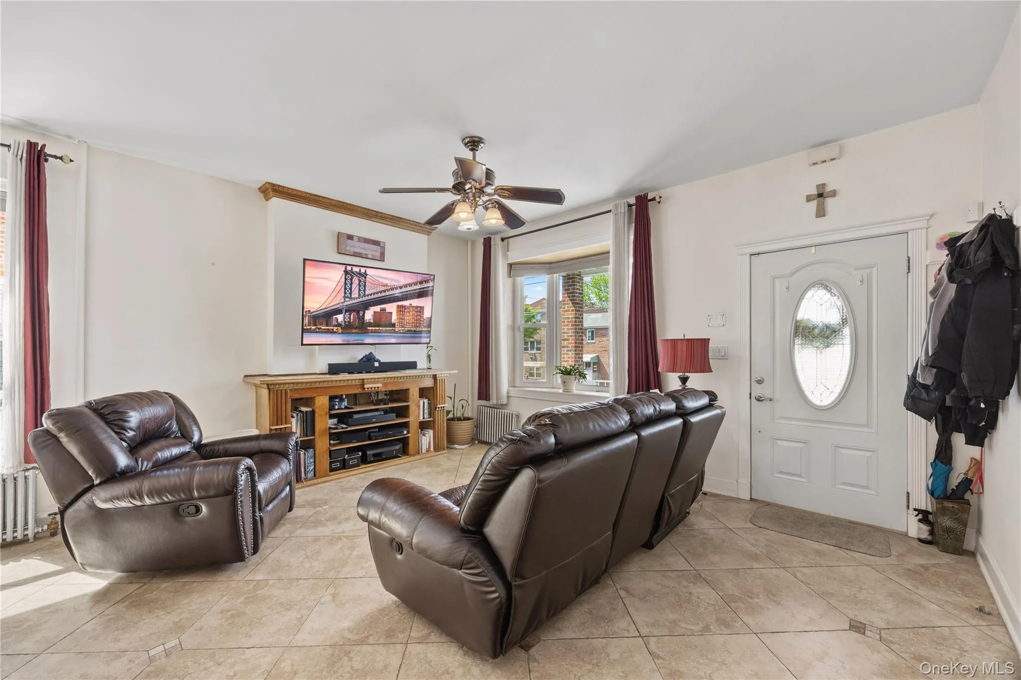 1034 Revere Avenue, New York, NY, 3 Bedrooms Bedrooms, 6 Rooms Rooms,1 BathroomBathrooms,Residential,For Rent,Revere,0,1006640 1034 Revere Avenue, New York, NY, 3 Bedrooms Bedrooms, 6 Rooms Rooms,1 BathroomBathrooms,Residential,For Rent,Revere,0,1006640