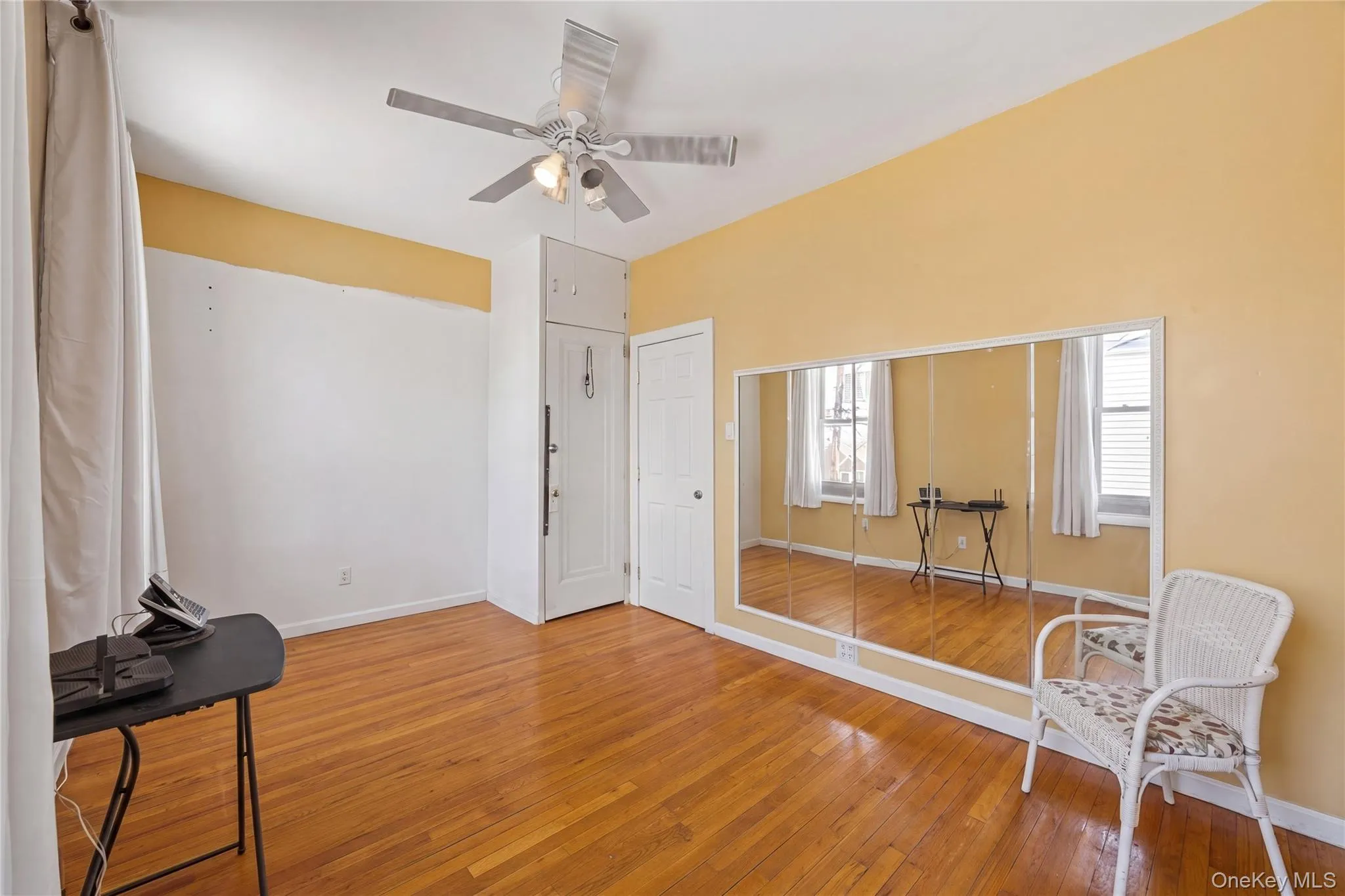 1034 Revere Avenue, New York, NY, 3 Bedrooms Bedrooms, 6 Rooms Rooms,1 BathroomBathrooms,Residential,For Rent,Revere,0,1006640 1034 Revere Avenue, New York, NY, 3 Bedrooms Bedrooms, 6 Rooms Rooms,1 BathroomBathrooms,Residential,For Rent,Revere,0,1006640