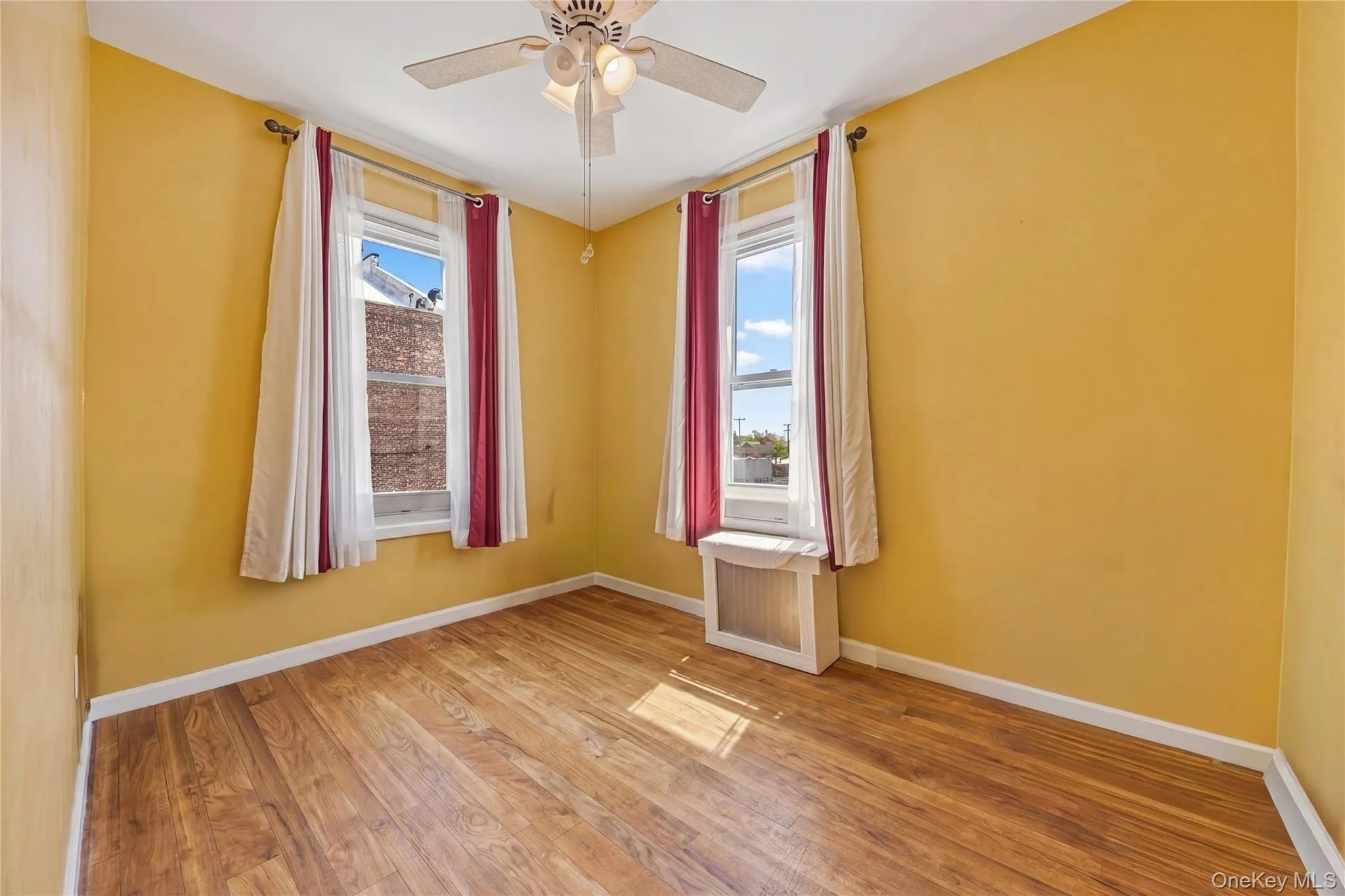 1034 Revere Avenue, New York, NY, 3 Bedrooms Bedrooms, 6 Rooms Rooms,1 BathroomBathrooms,Residential,For Rent,Revere,0,1006640 1034 Revere Avenue, New York, NY, 3 Bedrooms Bedrooms, 6 Rooms Rooms,1 BathroomBathrooms,Residential,For Rent,Revere,0,1006640