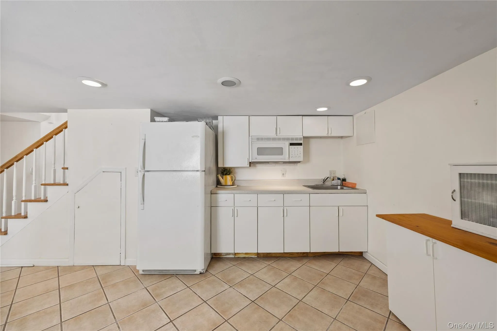 1034 Revere Avenue, New York, NY, 3 Bedrooms Bedrooms, 6 Rooms Rooms,1 BathroomBathrooms,Residential,For Rent,Revere,0,1006640 1034 Revere Avenue, New York, NY, 3 Bedrooms Bedrooms, 6 Rooms Rooms,1 BathroomBathrooms,Residential,For Rent,Revere,0,1006640