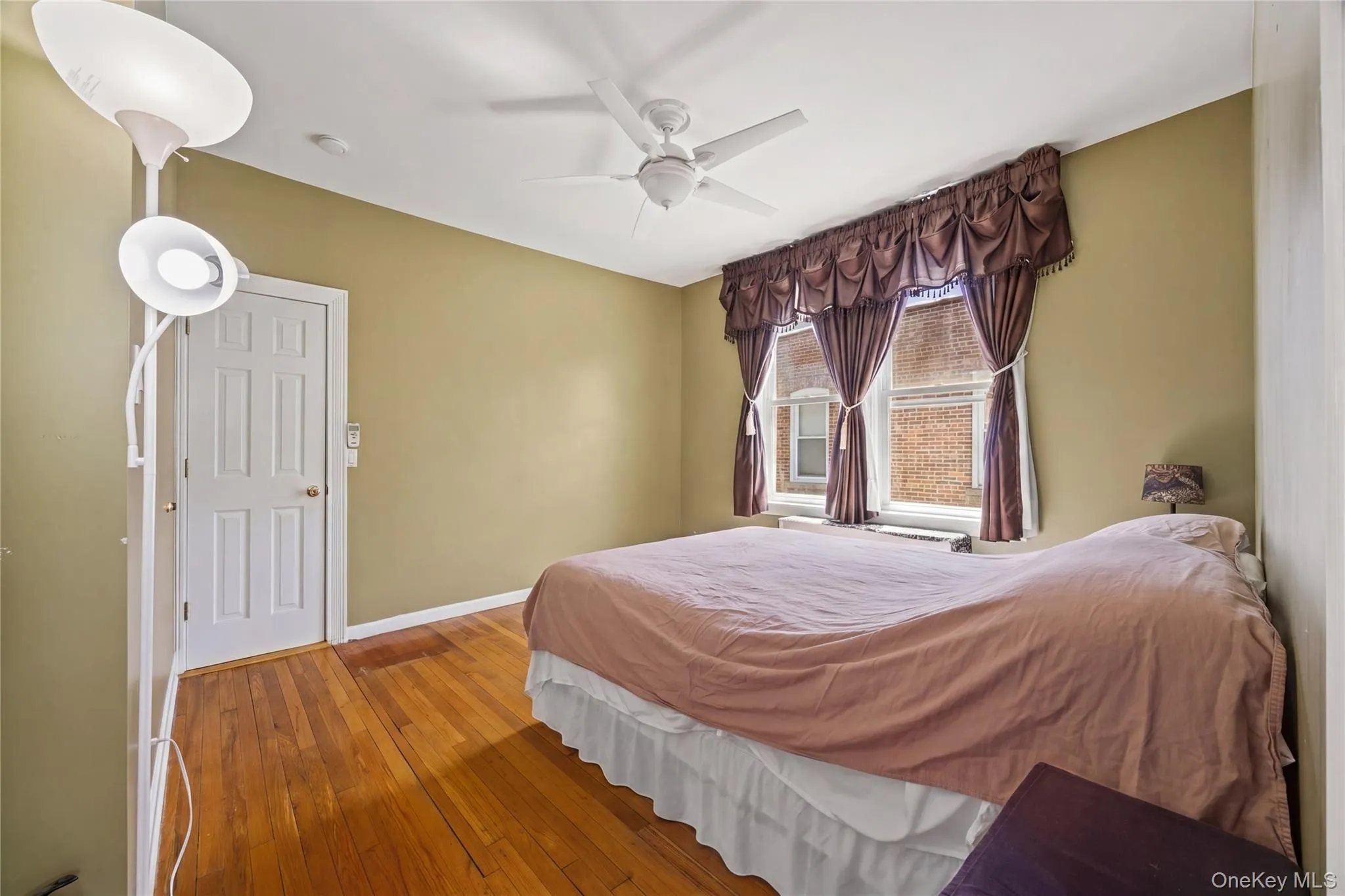 1034 Revere Avenue, New York, NY, 3 Bedrooms Bedrooms, 6 Rooms Rooms,1 BathroomBathrooms,Residential,For Rent,Revere,0,1006640 1034 Revere Avenue, New York, NY, 3 Bedrooms Bedrooms, 6 Rooms Rooms,1 BathroomBathrooms,Residential,For Rent,Revere,0,1006640