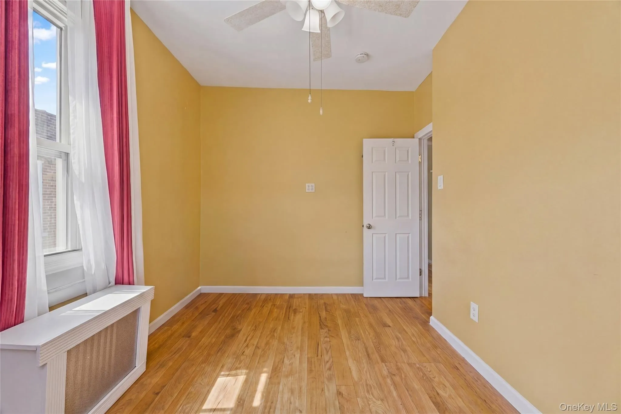 1034 Revere Avenue, New York, NY, 3 Bedrooms Bedrooms, 6 Rooms Rooms,1 BathroomBathrooms,Residential,For Rent,Revere,0,1006640 1034 Revere Avenue, New York, NY, 3 Bedrooms Bedrooms, 6 Rooms Rooms,1 BathroomBathrooms,Residential,For Rent,Revere,0,1006640
