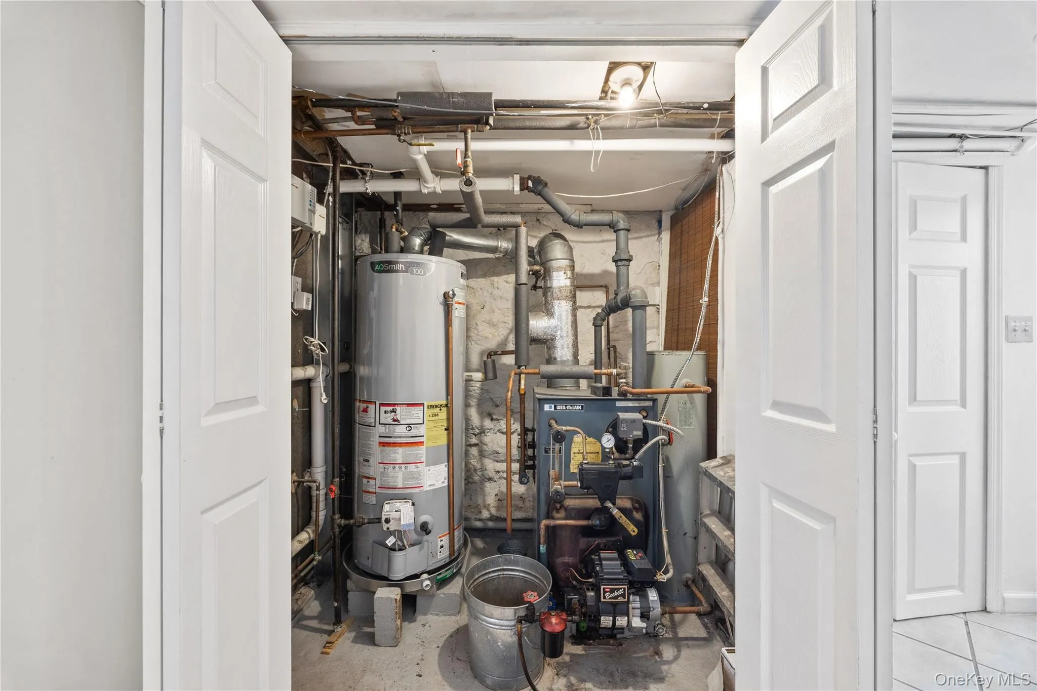 1034 Revere Avenue, New York, NY, 3 Bedrooms Bedrooms, 6 Rooms Rooms,1 BathroomBathrooms,Residential,For Rent,Revere,0,1006640 1034 Revere Avenue, New York, NY, 3 Bedrooms Bedrooms, 6 Rooms Rooms,1 BathroomBathrooms,Residential,For Rent,Revere,0,1006640