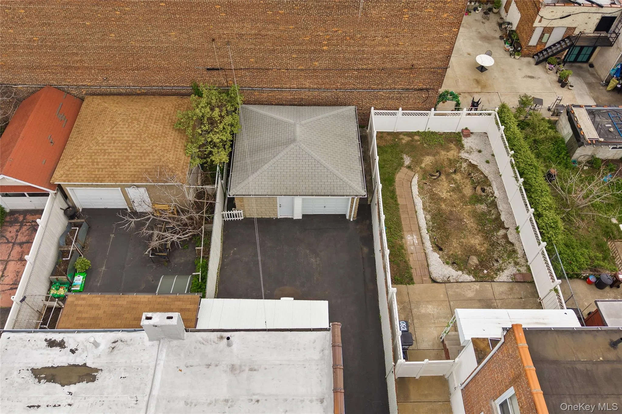 1034 Revere Avenue, New York, NY, 3 Bedrooms Bedrooms, 6 Rooms Rooms,1 BathroomBathrooms,Residential,For Rent,Revere,0,1006640 1034 Revere Avenue, New York, NY, 3 Bedrooms Bedrooms, 6 Rooms Rooms,1 BathroomBathrooms,Residential,For Rent,Revere,0,1006640