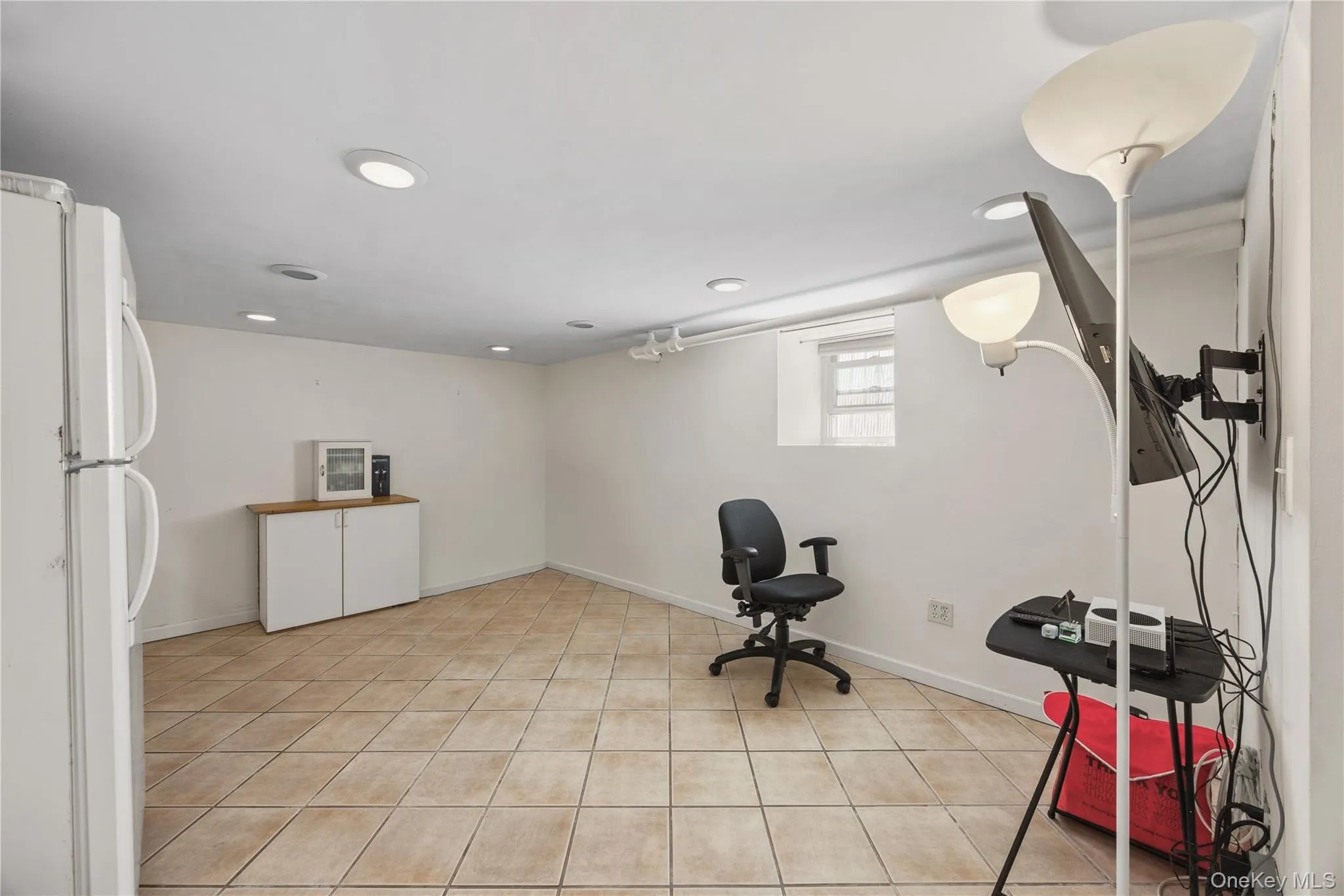 1034 Revere Avenue, New York, NY, 3 Bedrooms Bedrooms, 6 Rooms Rooms,1 BathroomBathrooms,Residential,For Rent,Revere,0,1006640 1034 Revere Avenue, New York, NY, 3 Bedrooms Bedrooms, 6 Rooms Rooms,1 BathroomBathrooms,Residential,For Rent,Revere,0,1006640