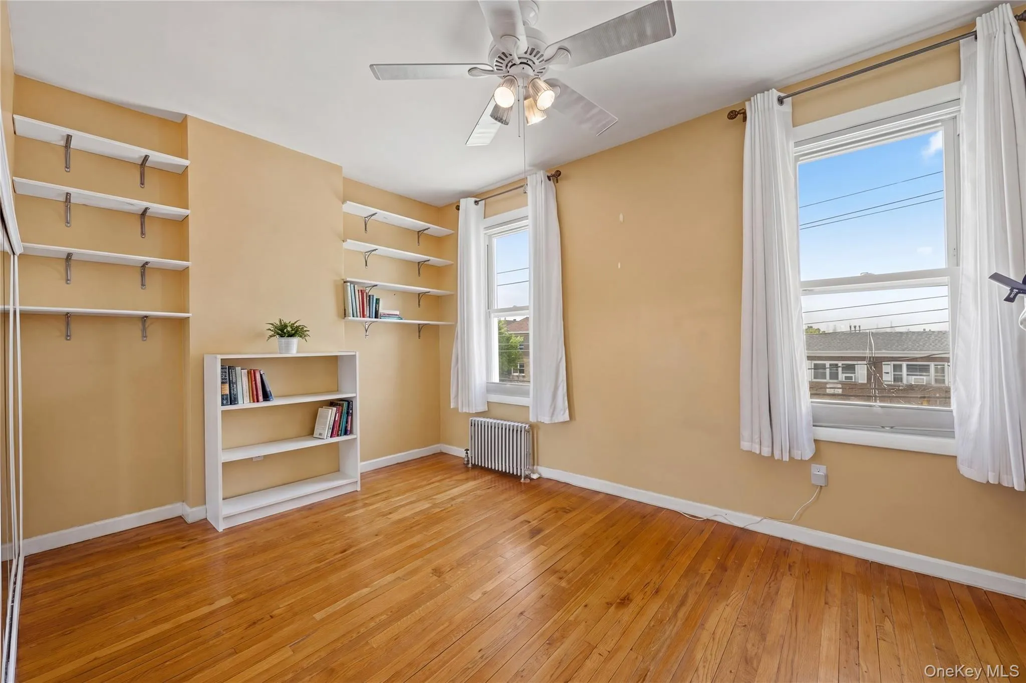 1034 Revere Avenue, New York, NY, 3 Bedrooms Bedrooms, 6 Rooms Rooms,1 BathroomBathrooms,Residential,For Rent,Revere,0,1006640 1034 Revere Avenue, New York, NY, 3 Bedrooms Bedrooms, 6 Rooms Rooms,1 BathroomBathrooms,Residential,For Rent,Revere,0,1006640