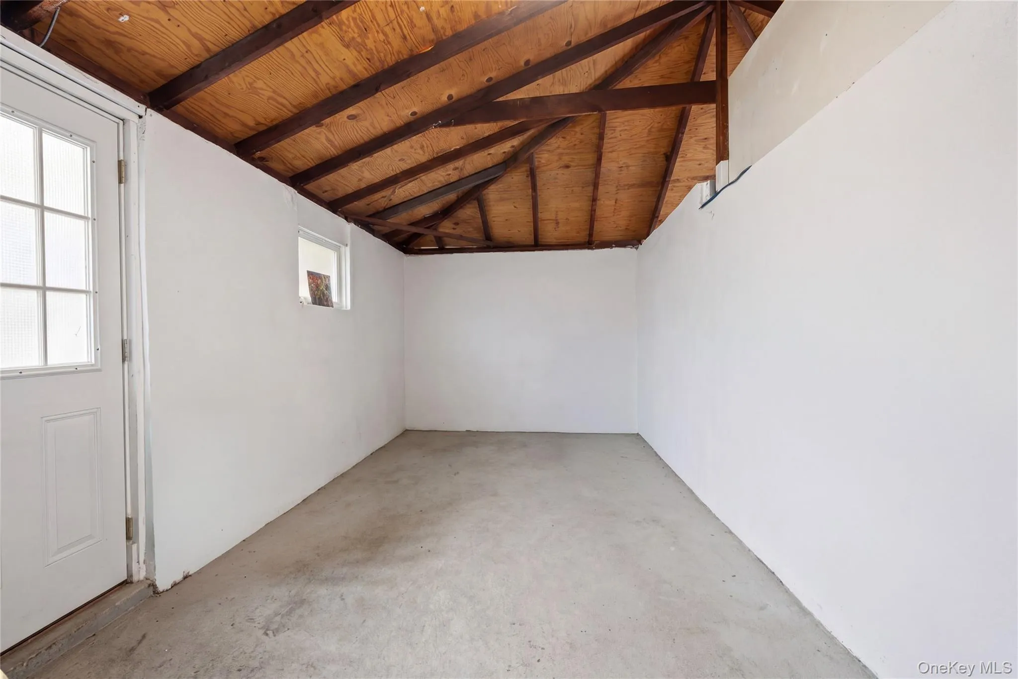 1034 Revere Avenue, New York, NY, 3 Bedrooms Bedrooms, 6 Rooms Rooms,1 BathroomBathrooms,Residential,For Rent,Revere,0,1006640 1034 Revere Avenue, New York, NY, 3 Bedrooms Bedrooms, 6 Rooms Rooms,1 BathroomBathrooms,Residential,For Rent,Revere,0,1006640