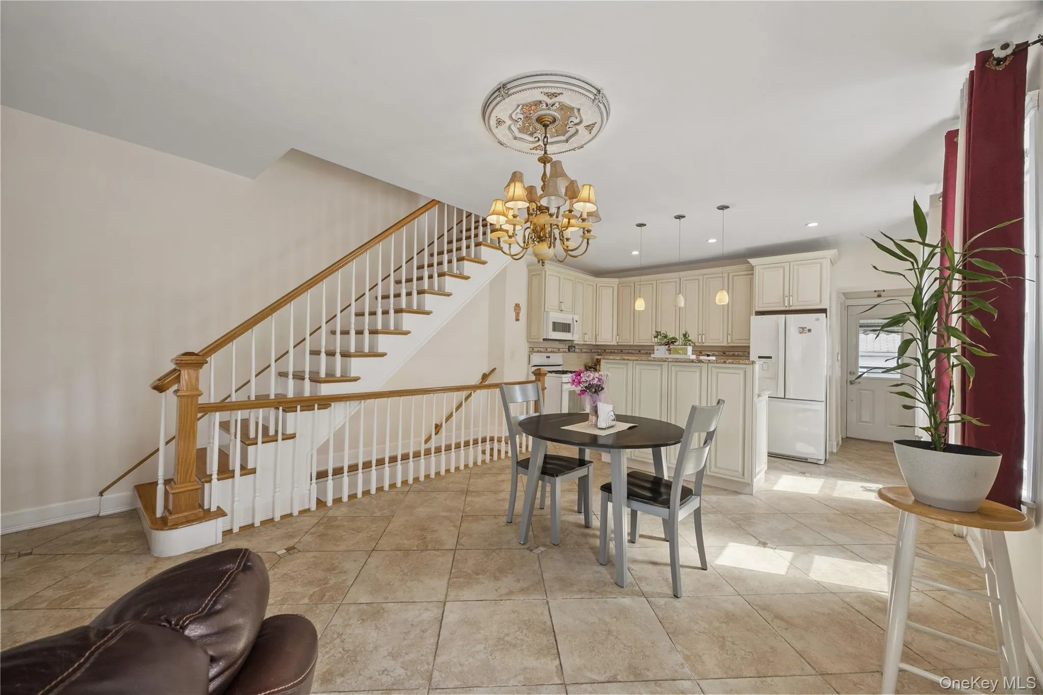 1034 Revere Avenue, New York, NY, 3 Bedrooms Bedrooms, 6 Rooms Rooms,1 BathroomBathrooms,Residential,For Rent,Revere,0,1006640 1034 Revere Avenue, New York, NY, 3 Bedrooms Bedrooms, 6 Rooms Rooms,1 BathroomBathrooms,Residential,For Rent,Revere,0,1006640