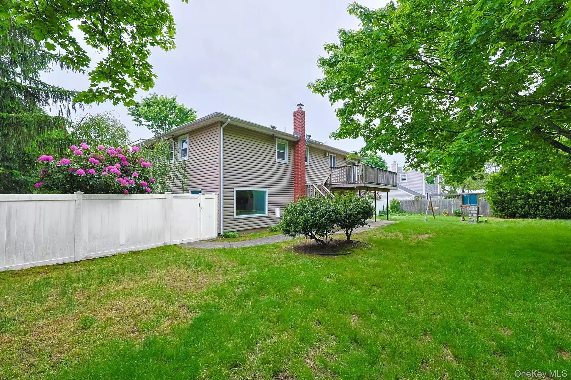 9 Grossman Street, Huntington, NY, 5 Bedrooms Bedrooms, 8 Rooms Rooms,2 BathroomsBathrooms,Residential,For Rent,Grossman,0,1006644 9 Grossman Street, Huntington, NY, 5 Bedrooms Bedrooms, 8 Rooms Rooms,2 BathroomsBathrooms,Residential,For Rent,Grossman,0,1006644