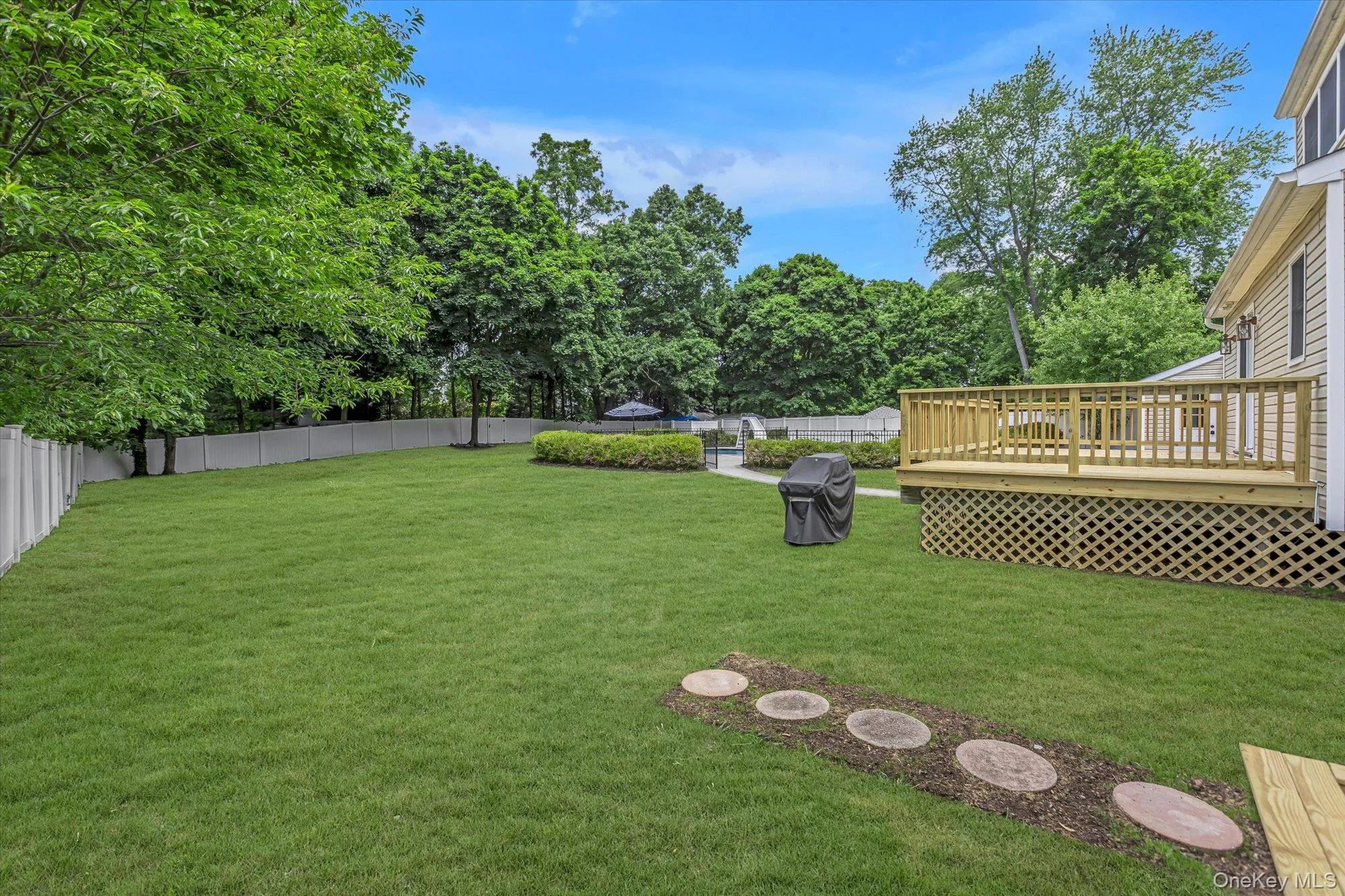 14 Brittany Court, Huntington, NY, 4 Bedrooms Bedrooms, 8 Rooms Rooms,4 BathroomsBathrooms,Residential,For Rent,Brittany,0,1006645 14 Brittany Court, Huntington, NY, 4 Bedrooms Bedrooms, 8 Rooms Rooms,4 BathroomsBathrooms,Residential,For Rent,Brittany,0,1006645