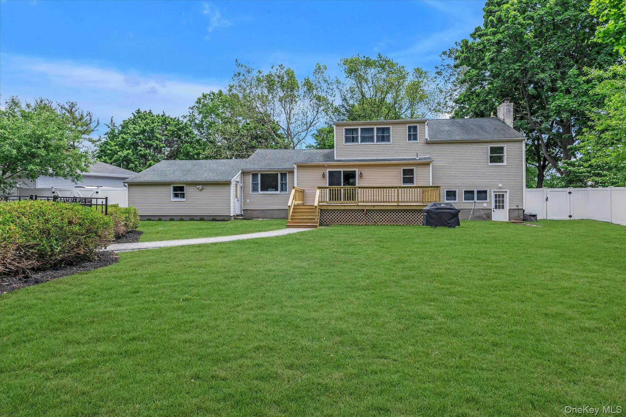 14 Brittany Court, Huntington, NY, 4 Bedrooms Bedrooms, 8 Rooms Rooms,4 BathroomsBathrooms,Residential,For Rent,Brittany,0,1006645 14 Brittany Court, Huntington, NY, 4 Bedrooms Bedrooms, 8 Rooms Rooms,4 BathroomsBathrooms,Residential,For Rent,Brittany,0,1006645