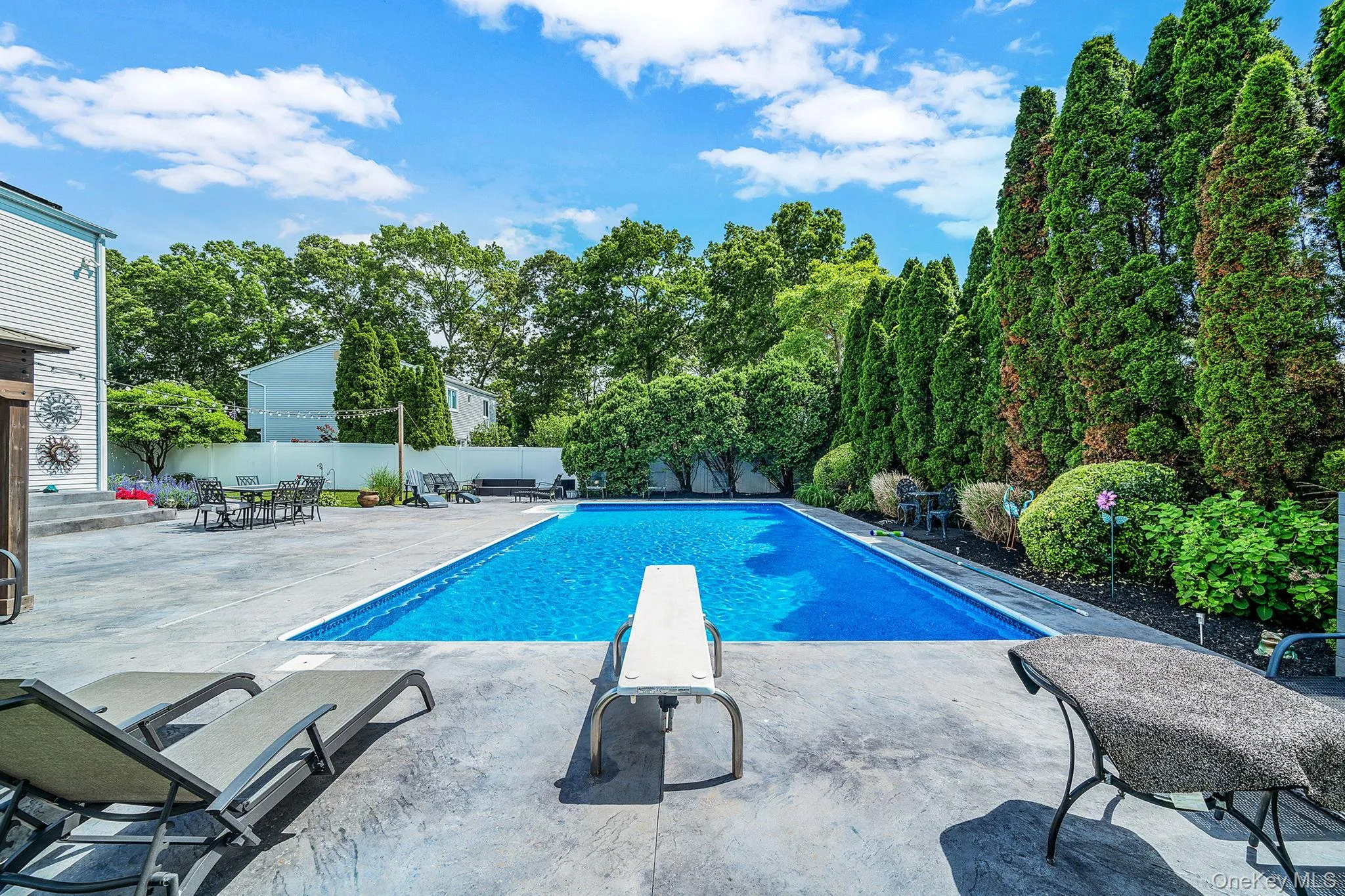 4 Sharon Drive, Brookhaven, NY, 4 Bedrooms Bedrooms, 8 Rooms Rooms,2 BathroomsBathrooms,Residential,For Rent,Sharon,0,1006653 4 Sharon Drive, Brookhaven, NY, 4 Bedrooms Bedrooms, 8 Rooms Rooms,2 BathroomsBathrooms,Residential,For Rent,Sharon,0,1006653