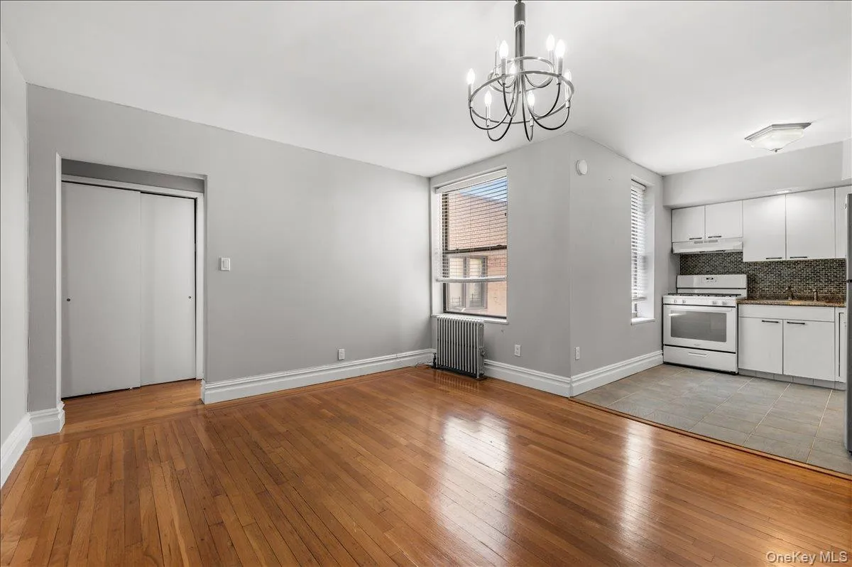 83-52 Talbot Street, New York, NY, 1 Bedroom Bedrooms, 4 Rooms Rooms,1 BathroomBathrooms,Residential,For Rent,Talbot,0,1006654 83-52 Talbot Street, New York, NY, 1 Bedroom Bedrooms, 4 Rooms Rooms,1 BathroomBathrooms,Residential,For Rent,Talbot,0,1006654