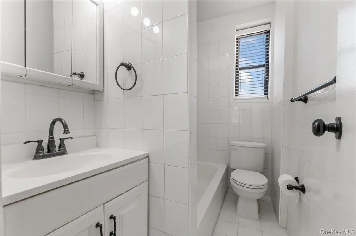 83-52 Talbot Street, New York, NY, 1 Bedroom Bedrooms, 4 Rooms Rooms,1 BathroomBathrooms,Residential,For Rent,Talbot,0,1006654 83-52 Talbot Street, New York, NY, 1 Bedroom Bedrooms, 4 Rooms Rooms,1 BathroomBathrooms,Residential,For Rent,Talbot,0,1006654