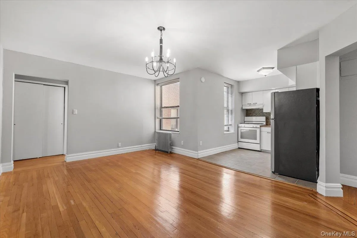 83-52 Talbot Street, New York, NY, 1 Bedroom Bedrooms, 4 Rooms Rooms,1 BathroomBathrooms,Residential,For Rent,Talbot,0,1006654 83-52 Talbot Street, New York, NY, 1 Bedroom Bedrooms, 4 Rooms Rooms,1 BathroomBathrooms,Residential,For Rent,Talbot,0,1006654
