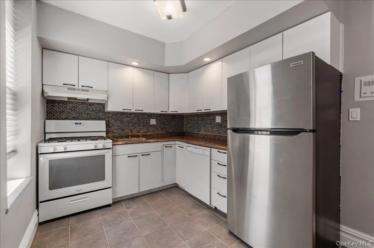 83-52 Talbot Street, New York, NY, 1 Bedroom Bedrooms, 4 Rooms Rooms,1 BathroomBathrooms,Residential,For Rent,Talbot,0,1006654 83-52 Talbot Street, New York, NY, 1 Bedroom Bedrooms, 4 Rooms Rooms,1 BathroomBathrooms,Residential,For Rent,Talbot,0,1006654