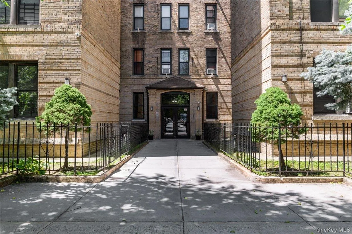 83-52 Talbot Street, New York, NY, 1 Bedroom Bedrooms, 4 Rooms Rooms,1 BathroomBathrooms,Residential,For Rent,Talbot,0,1006654 83-52 Talbot Street, New York, NY, 1 Bedroom Bedrooms, 4 Rooms Rooms,1 BathroomBathrooms,Residential,For Rent,Talbot,0,1006654