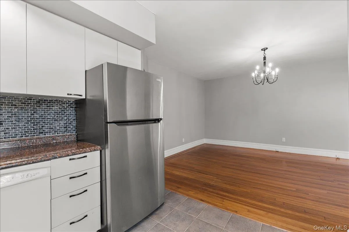 83-52 Talbot Street, New York, NY, 1 Bedroom Bedrooms, 4 Rooms Rooms,1 BathroomBathrooms,Residential,For Rent,Talbot,0,1006654 83-52 Talbot Street, New York, NY, 1 Bedroom Bedrooms, 4 Rooms Rooms,1 BathroomBathrooms,Residential,For Rent,Talbot,0,1006654