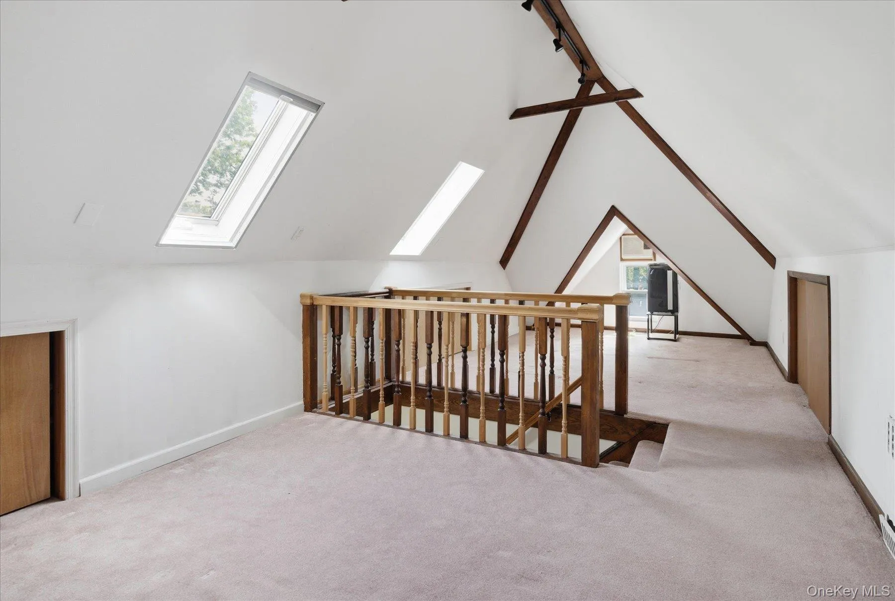 261-21 Pembroke Avenue, North Hempstead, NY, 3 Bedrooms Bedrooms, 8 Rooms Rooms,1 BathroomBathrooms,Residential,For Rent,Pembroke,0,1006657 261-21 Pembroke Avenue, North Hempstead, NY, 3 Bedrooms Bedrooms, 8 Rooms Rooms,1 BathroomBathrooms,Residential,For Rent,Pembroke,0,1006657