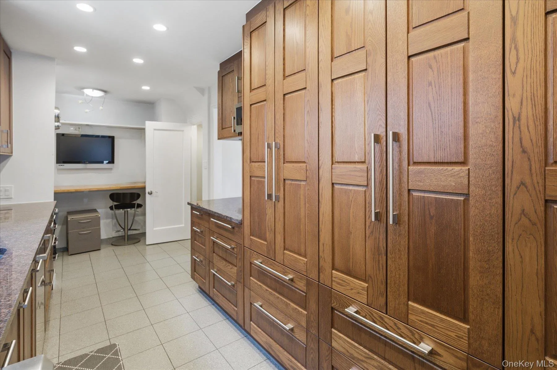 261-21 Pembroke Avenue, North Hempstead, NY, 3 Bedrooms Bedrooms, 8 Rooms Rooms,1 BathroomBathrooms,Residential,For Rent,Pembroke,0,1006657 261-21 Pembroke Avenue, North Hempstead, NY, 3 Bedrooms Bedrooms, 8 Rooms Rooms,1 BathroomBathrooms,Residential,For Rent,Pembroke,0,1006657