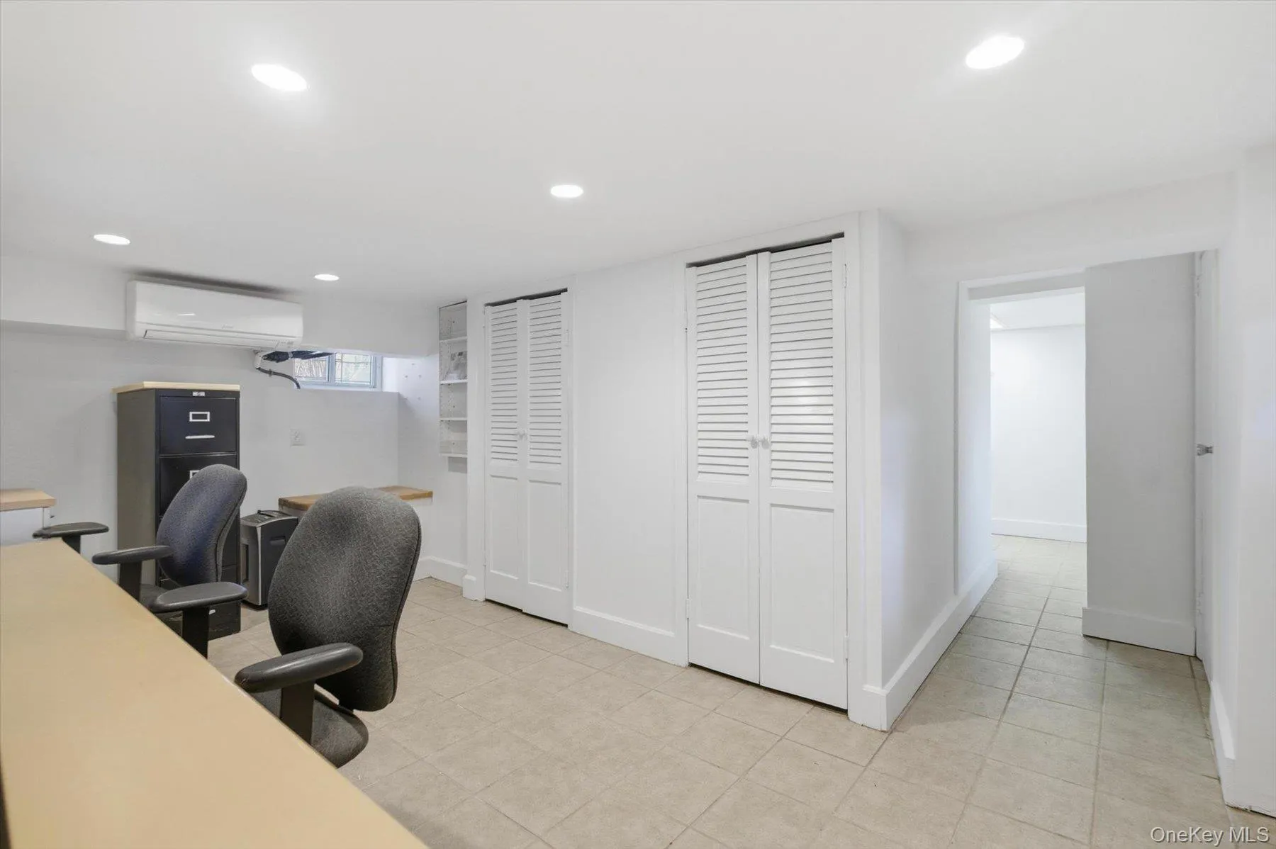 261-21 Pembroke Avenue, North Hempstead, NY, 3 Bedrooms Bedrooms, 8 Rooms Rooms,1 BathroomBathrooms,Residential,For Rent,Pembroke,0,1006657 261-21 Pembroke Avenue, North Hempstead, NY, 3 Bedrooms Bedrooms, 8 Rooms Rooms,1 BathroomBathrooms,Residential,For Rent,Pembroke,0,1006657
