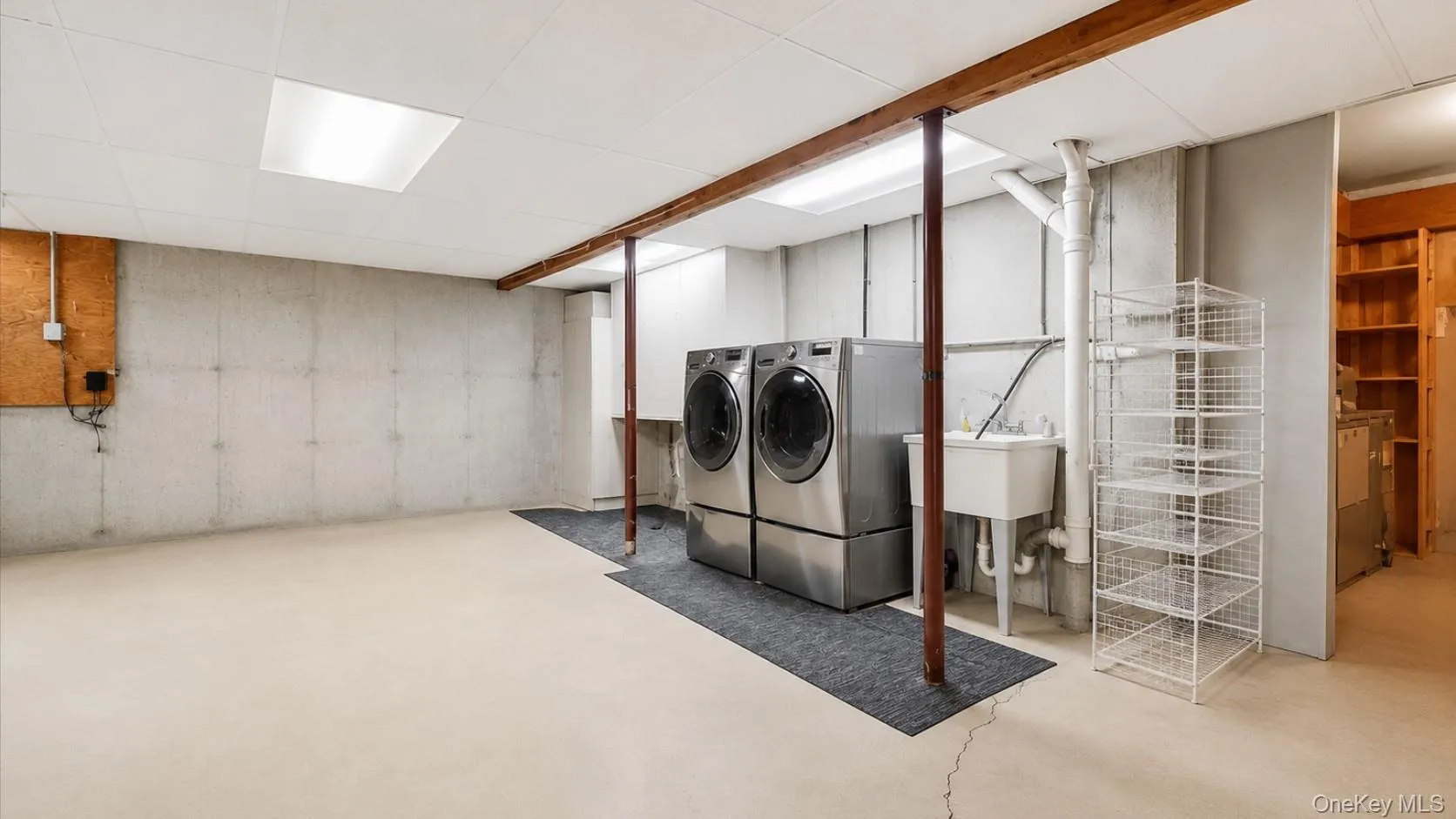 2442 6th Avenue, Hempstead, NY, 4 Bedrooms Bedrooms, 8 Rooms Rooms,2 BathroomsBathrooms,Residential,For Rent,6th,0,1006660 2442 6th Avenue, Hempstead, NY, 4 Bedrooms Bedrooms, 8 Rooms Rooms,2 BathroomsBathrooms,Residential,For Rent,6th,0,1006660