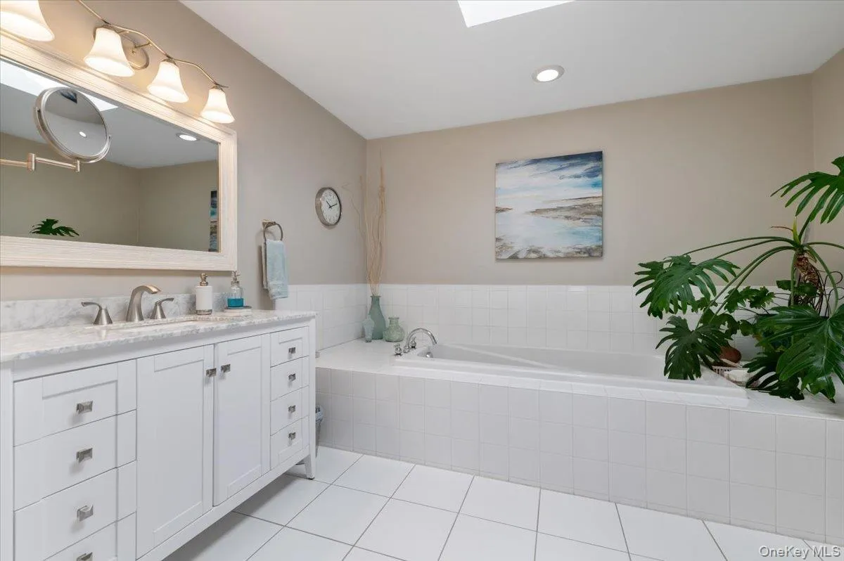 2442 6th Avenue, Hempstead, NY, 4 Bedrooms Bedrooms, 8 Rooms Rooms,2 BathroomsBathrooms,Residential,For Rent,6th,0,1006660 2442 6th Avenue, Hempstead, NY, 4 Bedrooms Bedrooms, 8 Rooms Rooms,2 BathroomsBathrooms,Residential,For Rent,6th,0,1006660