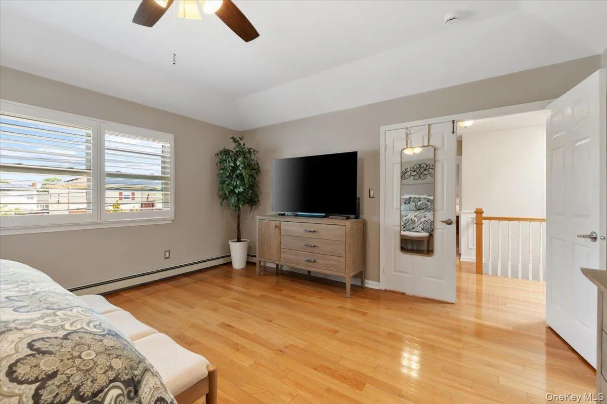 2442 6th Avenue, Hempstead, NY, 4 Bedrooms Bedrooms, 8 Rooms Rooms,2 BathroomsBathrooms,Residential,For Rent,6th,0,1006660 2442 6th Avenue, Hempstead, NY, 4 Bedrooms Bedrooms, 8 Rooms Rooms,2 BathroomsBathrooms,Residential,For Rent,6th,0,1006660