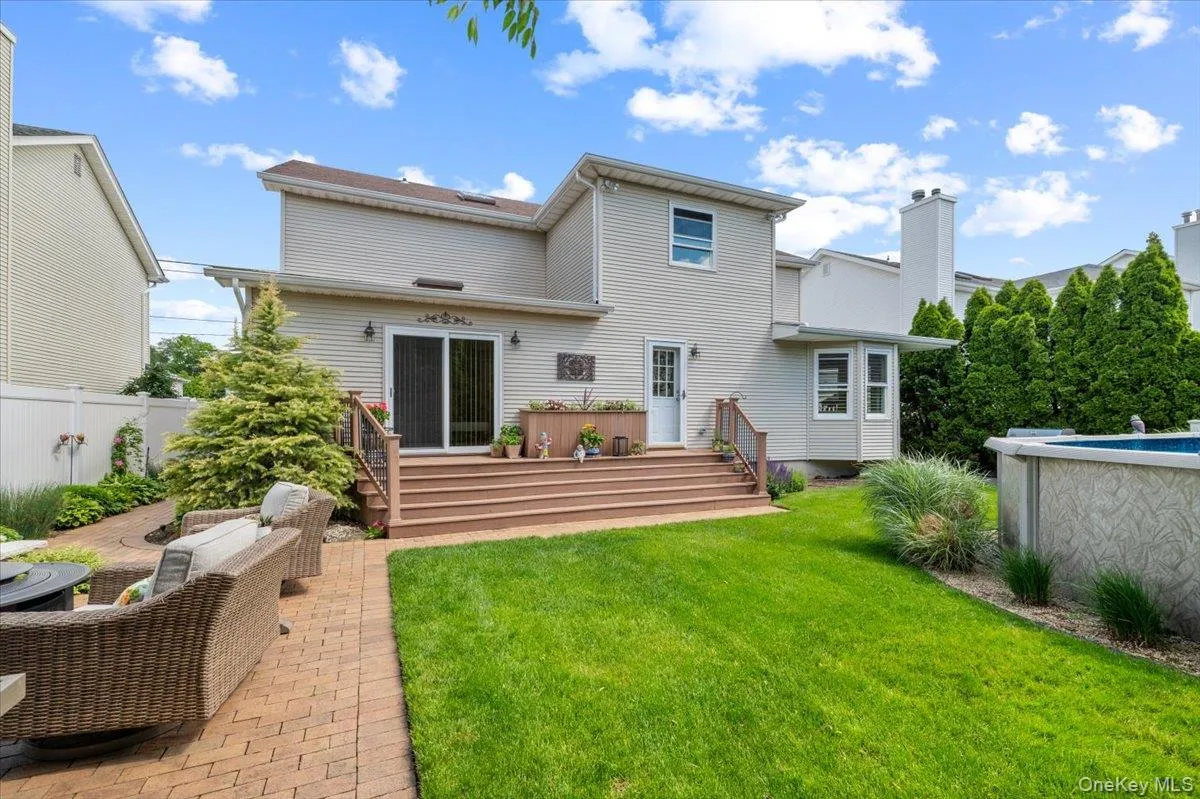 2442 6th Avenue, Hempstead, NY, 4 Bedrooms Bedrooms, 8 Rooms Rooms,2 BathroomsBathrooms,Residential,For Rent,6th,0,1006660 2442 6th Avenue, Hempstead, NY, 4 Bedrooms Bedrooms, 8 Rooms Rooms,2 BathroomsBathrooms,Residential,For Rent,6th,0,1006660