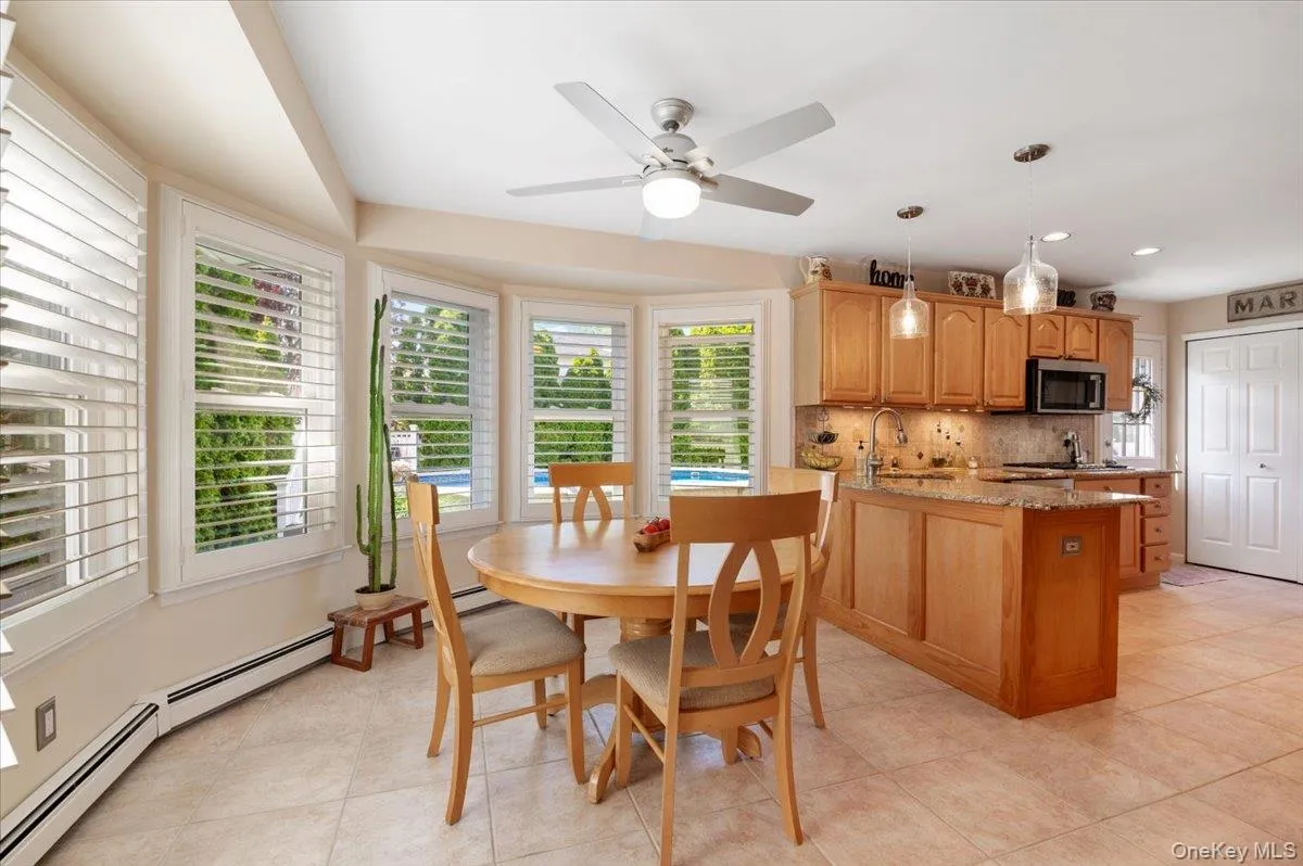 2442 6th Avenue, Hempstead, NY, 4 Bedrooms Bedrooms, 8 Rooms Rooms,2 BathroomsBathrooms,Residential,For Rent,6th,0,1006660 2442 6th Avenue, Hempstead, NY, 4 Bedrooms Bedrooms, 8 Rooms Rooms,2 BathroomsBathrooms,Residential,For Rent,6th,0,1006660