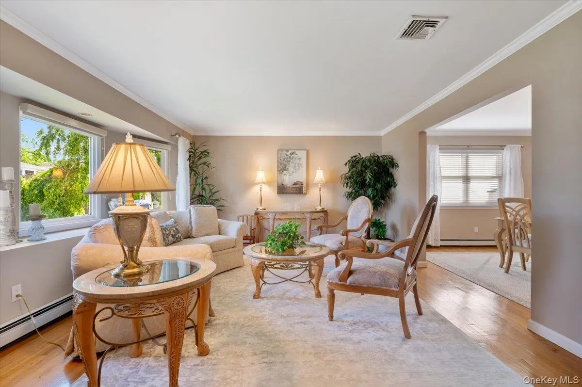 2442 6th Avenue, Hempstead, NY, 4 Bedrooms Bedrooms, 8 Rooms Rooms,2 BathroomsBathrooms,Residential,For Rent,6th,0,1006660 2442 6th Avenue, Hempstead, NY, 4 Bedrooms Bedrooms, 8 Rooms Rooms,2 BathroomsBathrooms,Residential,For Rent,6th,0,1006660