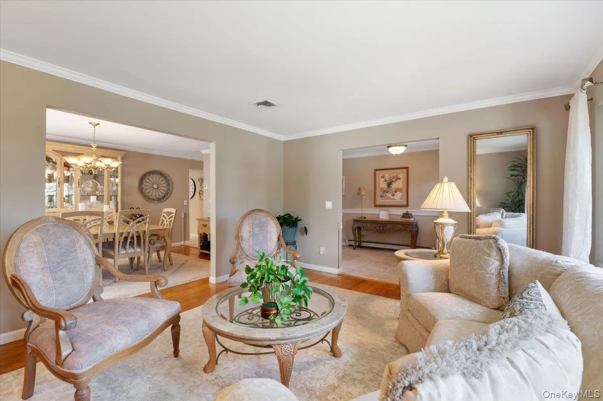 2442 6th Avenue, Hempstead, NY, 4 Bedrooms Bedrooms, 8 Rooms Rooms,2 BathroomsBathrooms,Residential,For Rent,6th,0,1006660 2442 6th Avenue, Hempstead, NY, 4 Bedrooms Bedrooms, 8 Rooms Rooms,2 BathroomsBathrooms,Residential,For Rent,6th,0,1006660