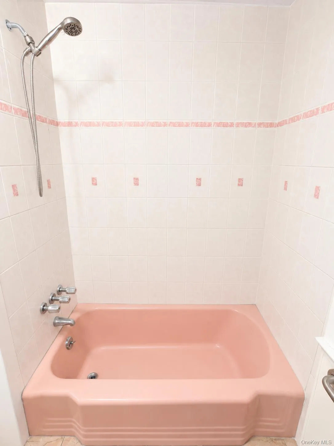 255-40 147th Drive, New York, NY, 4 Bedrooms Bedrooms, 8 Rooms Rooms,2 BathroomsBathrooms,Residential,For Rent,147th,0,1006667 255-40 147th Drive, New York, NY, 4 Bedrooms Bedrooms, 8 Rooms Rooms,2 BathroomsBathrooms,Residential,For Rent,147th,0,1006667