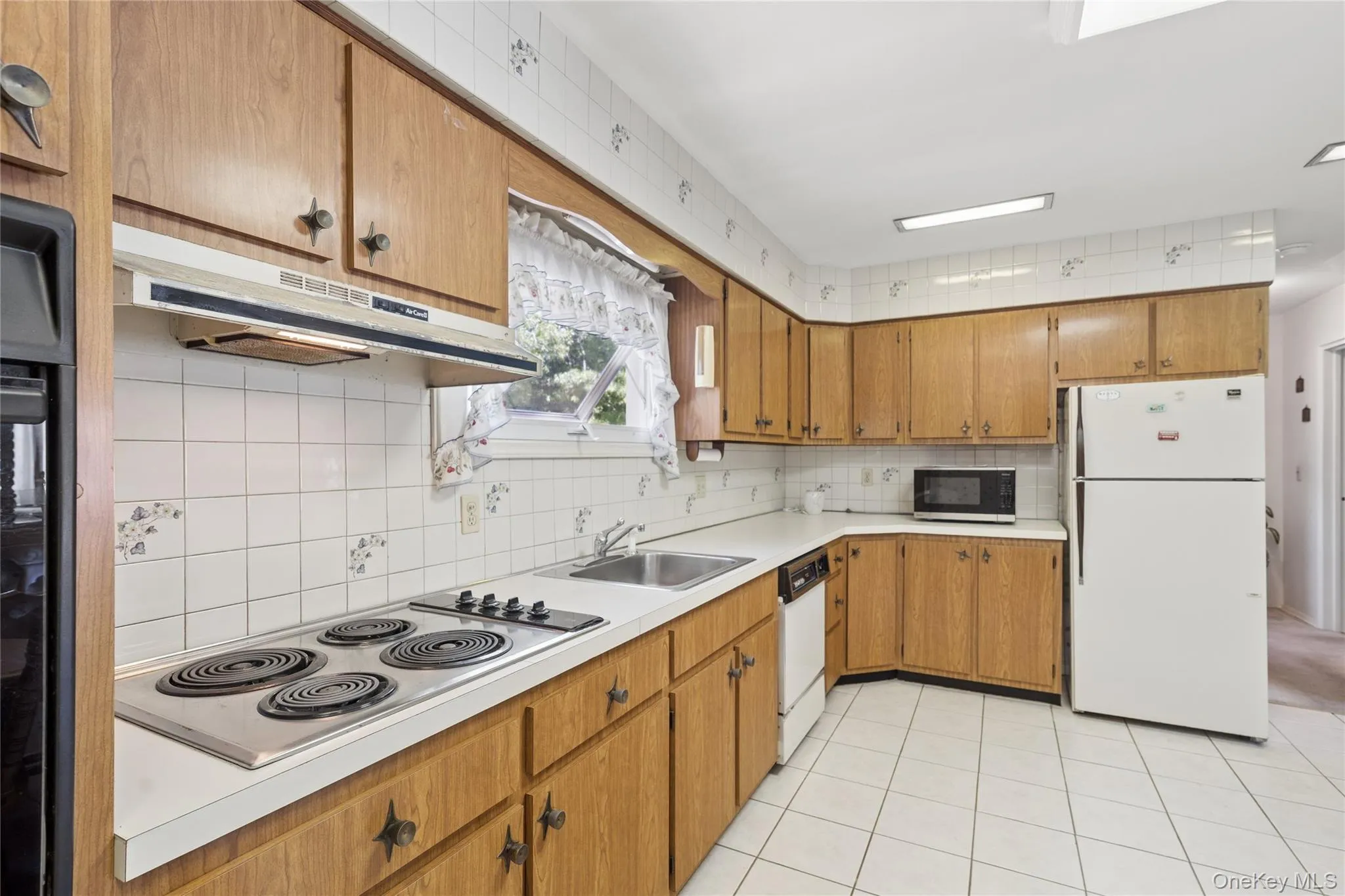 52 Center Street, Brookhaven, NY, 4 Bedrooms Bedrooms, 8 Rooms Rooms,2 BathroomsBathrooms,Residential,For Rent,Center,0,1006668 52 Center Street, Brookhaven, NY, 4 Bedrooms Bedrooms, 8 Rooms Rooms,2 BathroomsBathrooms,Residential,For Rent,Center,0,1006668