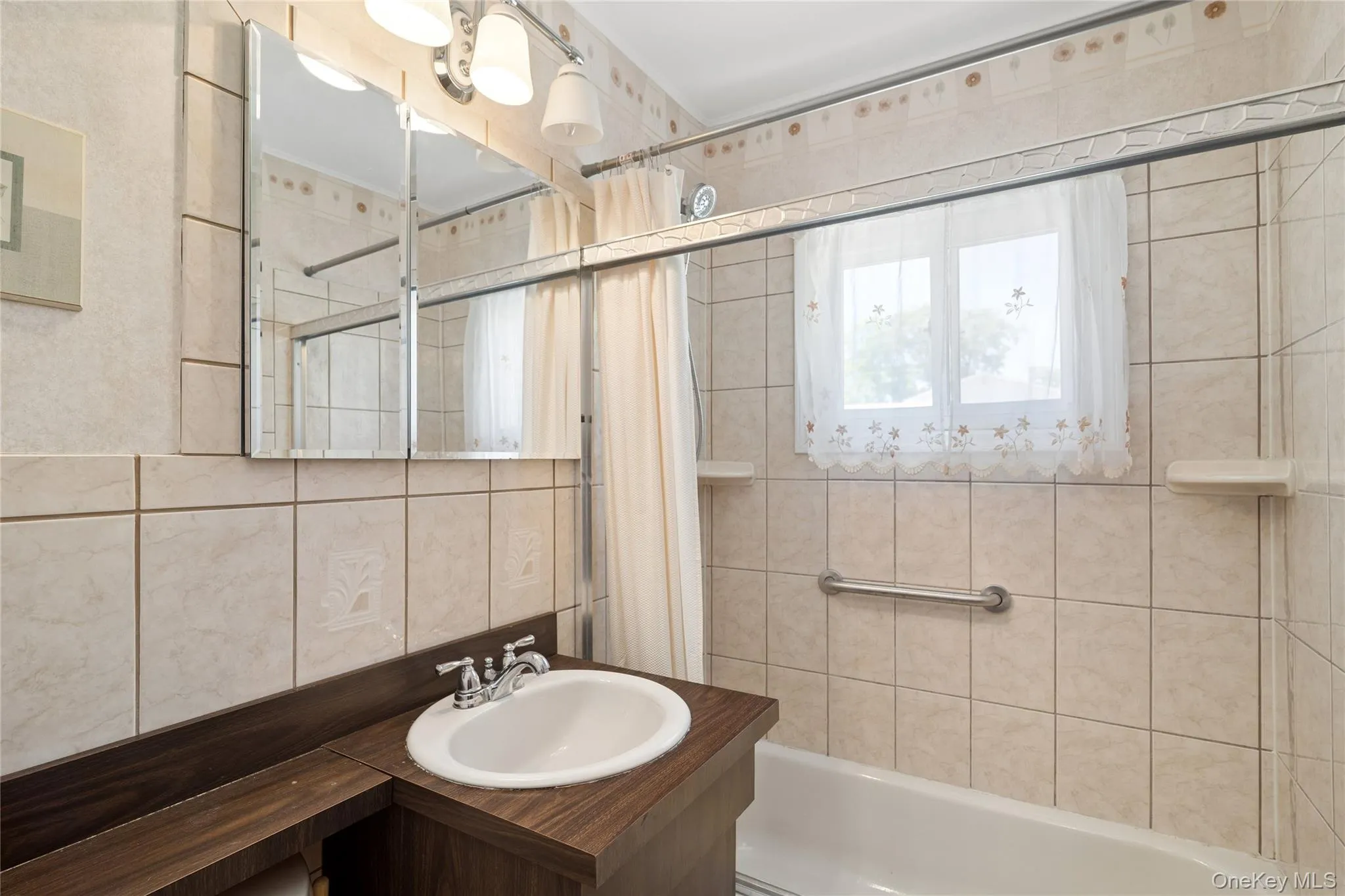 52 Center Street, Brookhaven, NY, 4 Bedrooms Bedrooms, 8 Rooms Rooms,2 BathroomsBathrooms,Residential,For Rent,Center,0,1006668 52 Center Street, Brookhaven, NY, 4 Bedrooms Bedrooms, 8 Rooms Rooms,2 BathroomsBathrooms,Residential,For Rent,Center,0,1006668