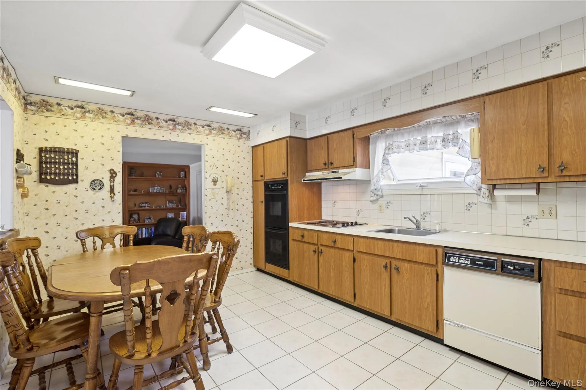 52 Center Street, Brookhaven, NY, 4 Bedrooms Bedrooms, 8 Rooms Rooms,2 BathroomsBathrooms,Residential,For Rent,Center,0,1006668 52 Center Street, Brookhaven, NY, 4 Bedrooms Bedrooms, 8 Rooms Rooms,2 BathroomsBathrooms,Residential,For Rent,Center,0,1006668