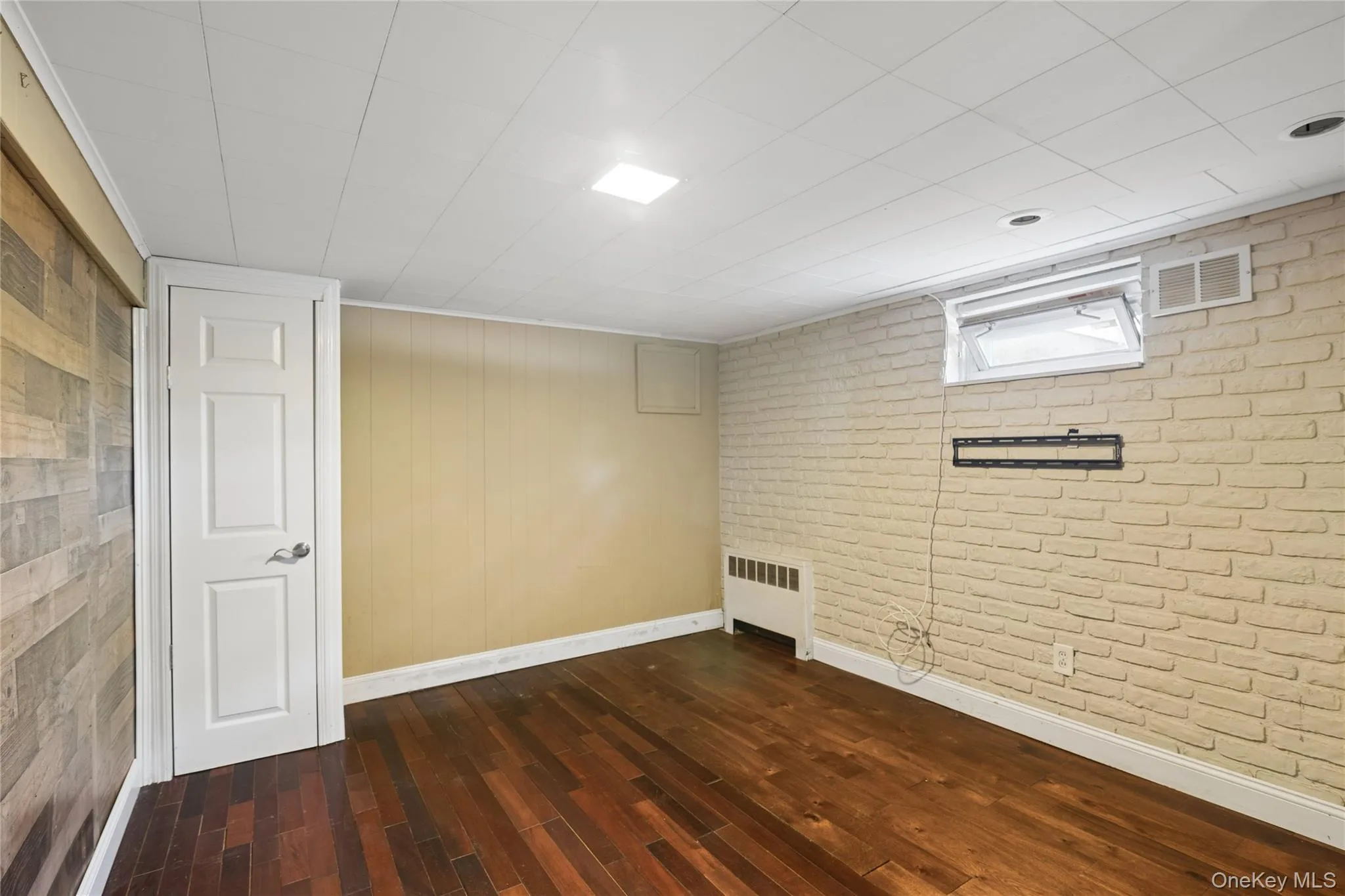 52 Center Street, Brookhaven, NY, 4 Bedrooms Bedrooms, 8 Rooms Rooms,2 BathroomsBathrooms,Residential,For Rent,Center,0,1006668 52 Center Street, Brookhaven, NY, 4 Bedrooms Bedrooms, 8 Rooms Rooms,2 BathroomsBathrooms,Residential,For Rent,Center,0,1006668