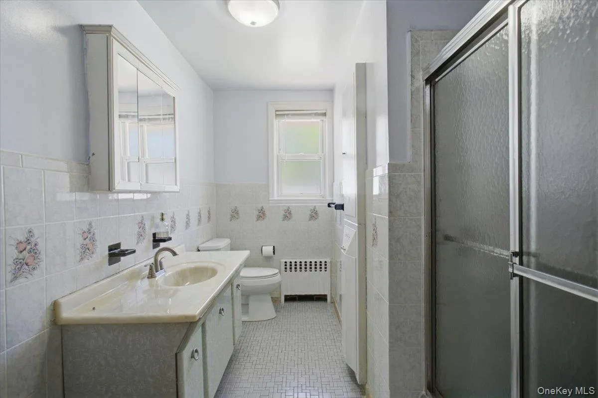 351 Grandview Boulevard, Yonkers, NY, 3 Bedrooms Bedrooms, 8 Rooms Rooms,2 BathroomsBathrooms,Residential,For Rent,Grandview,0,1006669 351 Grandview Boulevard, Yonkers, NY, 3 Bedrooms Bedrooms, 8 Rooms Rooms,2 BathroomsBathrooms,Residential,For Rent,Grandview,0,1006669
