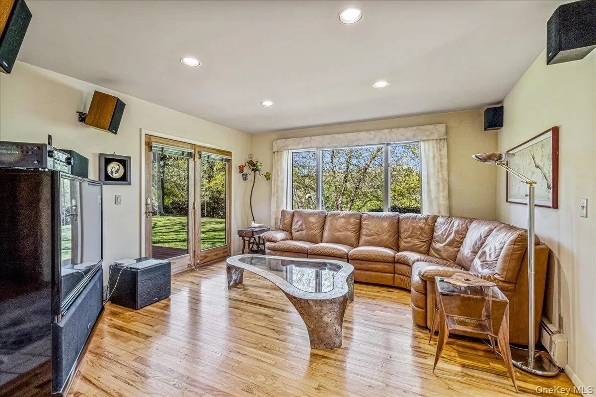 47 Main Street, Brookhaven, NY, 3 Bedrooms Bedrooms, 18 Rooms Rooms,3 BathroomsBathrooms,Residential,For Rent,Main,0,1006671 47 Main Street, Brookhaven, NY, 3 Bedrooms Bedrooms, 18 Rooms Rooms,3 BathroomsBathrooms,Residential,For Rent,Main,0,1006671