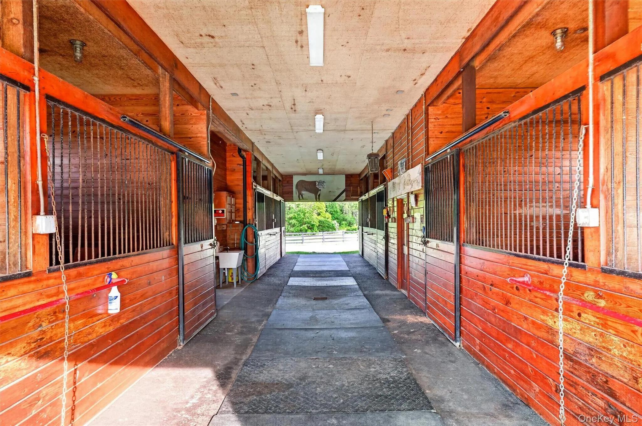 No detail was spared for your horses comfort and ease of function in the attractive and functional main barn. No detail was spared for your horses comfort and ease of function in the attractive and functional main barn.