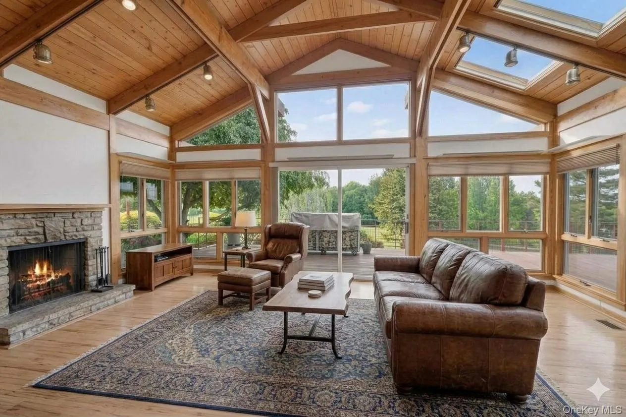 What a gorgeous space*virtually staged* What a gorgeous space*virtually staged*