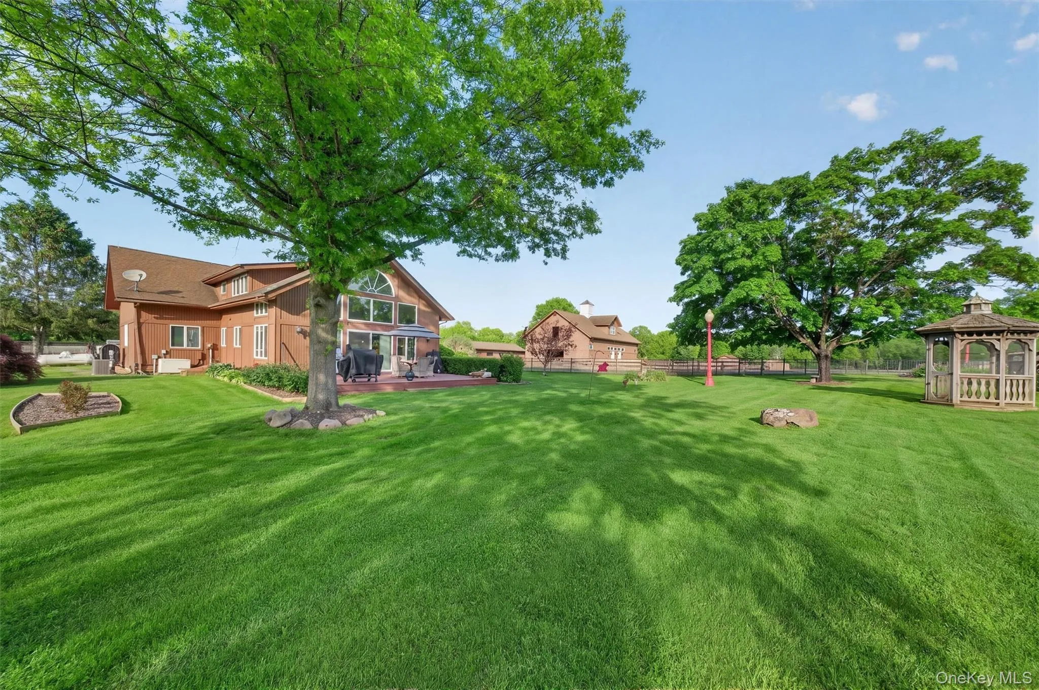 2nd home and garage are conveniently located with barn access in mind 2nd home and garage are conveniently located with barn access in mind