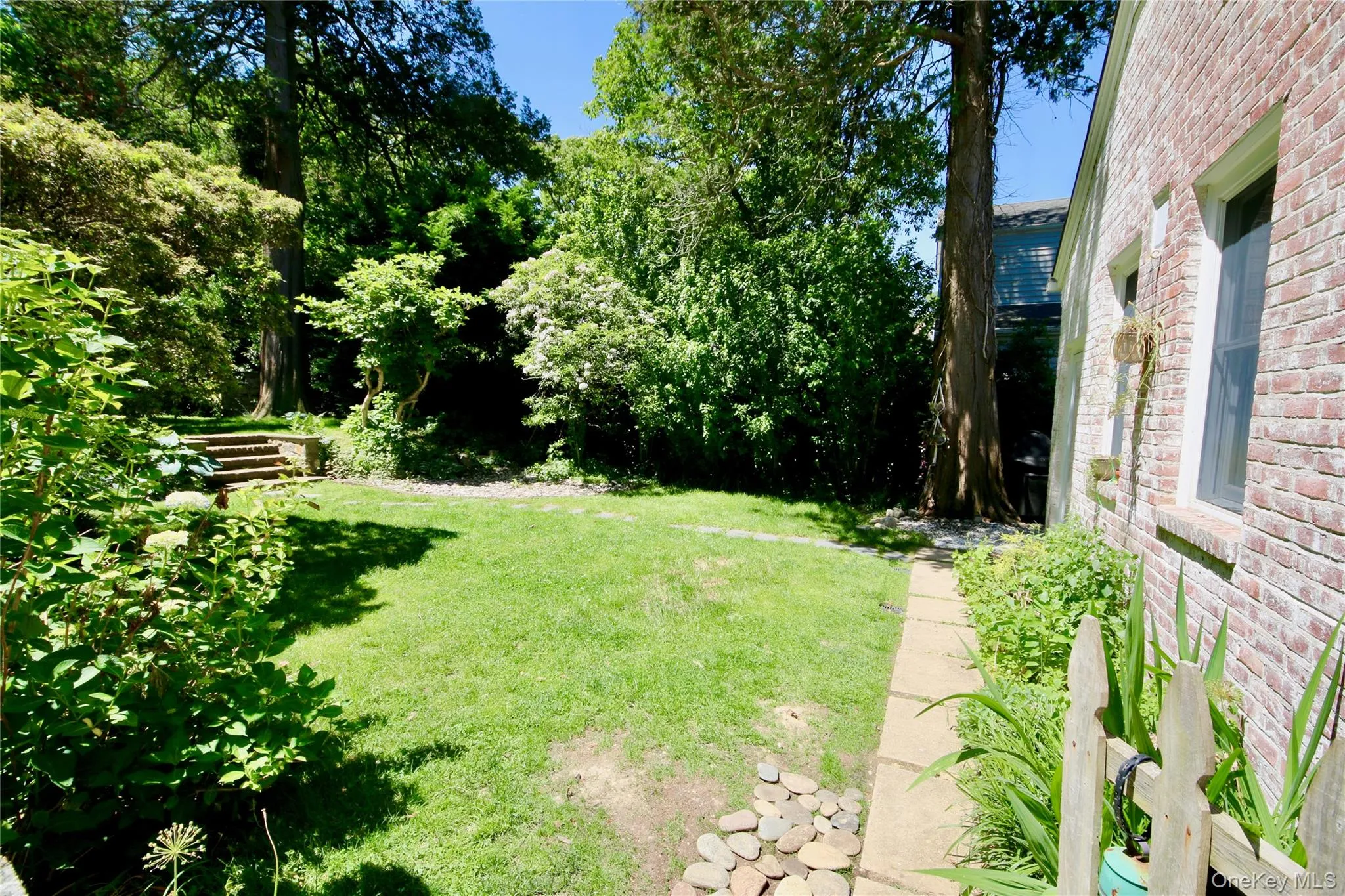 18 Cedar Drive, Huntington, NY, 2 Bedrooms Bedrooms, 4 Rooms Rooms,1 BathroomBathrooms,Residential,For Rent,Cedar,0,1006687 18 Cedar Drive, Huntington, NY, 2 Bedrooms Bedrooms, 4 Rooms Rooms,1 BathroomBathrooms,Residential,For Rent,Cedar,0,1006687
