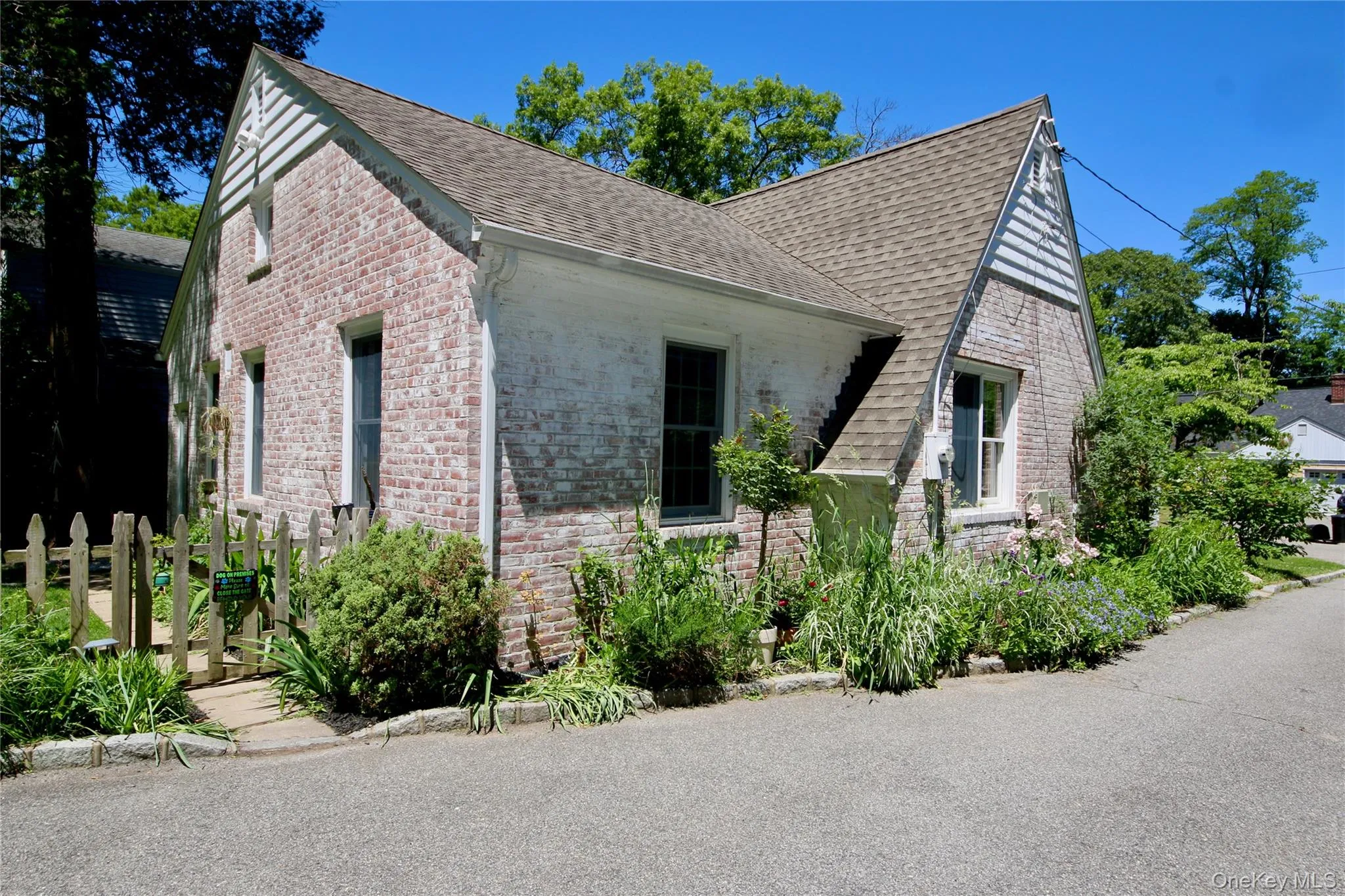 18 Cedar Drive, Huntington, NY, 2 Bedrooms Bedrooms, 4 Rooms Rooms,1 BathroomBathrooms,Residential,For Rent,Cedar,0,1006687 18 Cedar Drive, Huntington, NY, 2 Bedrooms Bedrooms, 4 Rooms Rooms,1 BathroomBathrooms,Residential,For Rent,Cedar,0,1006687